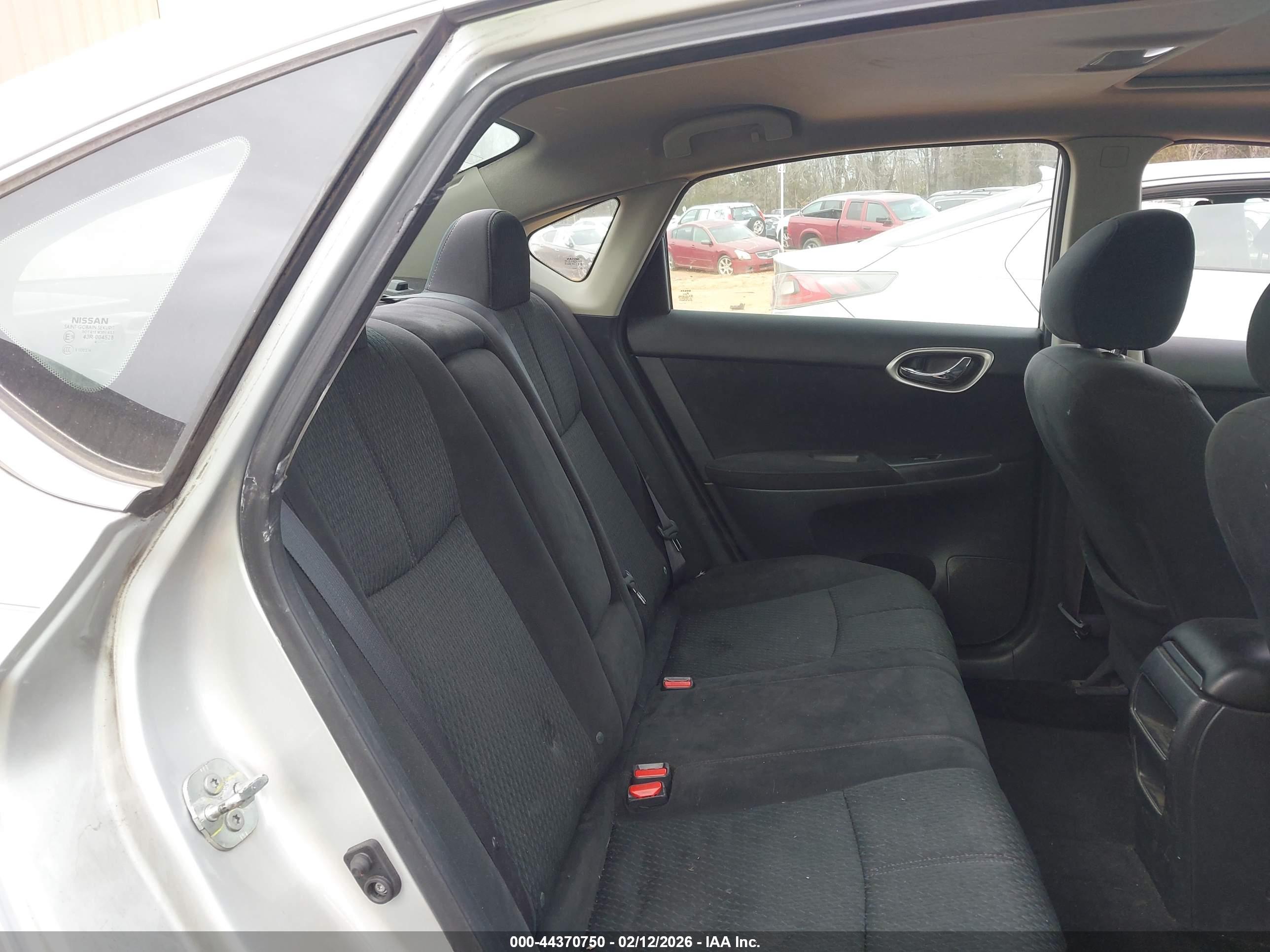 NISSAN SENTRA image 8