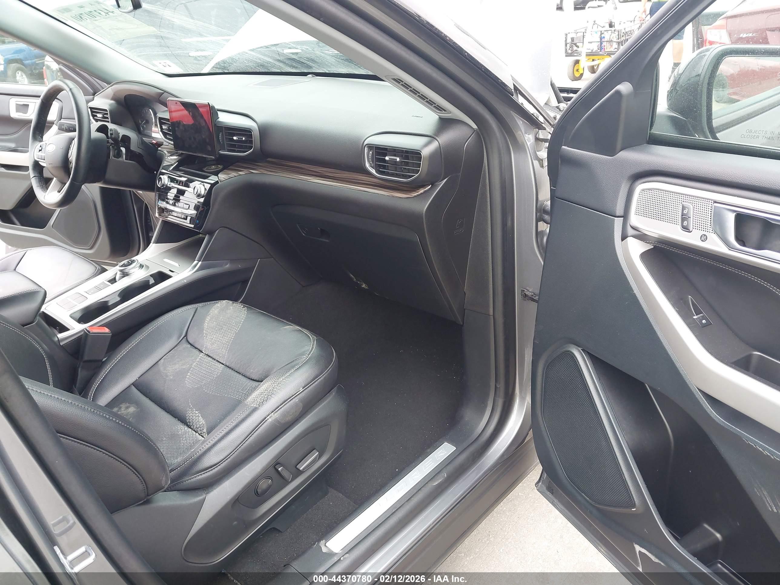 FORD EXPLORER image 5