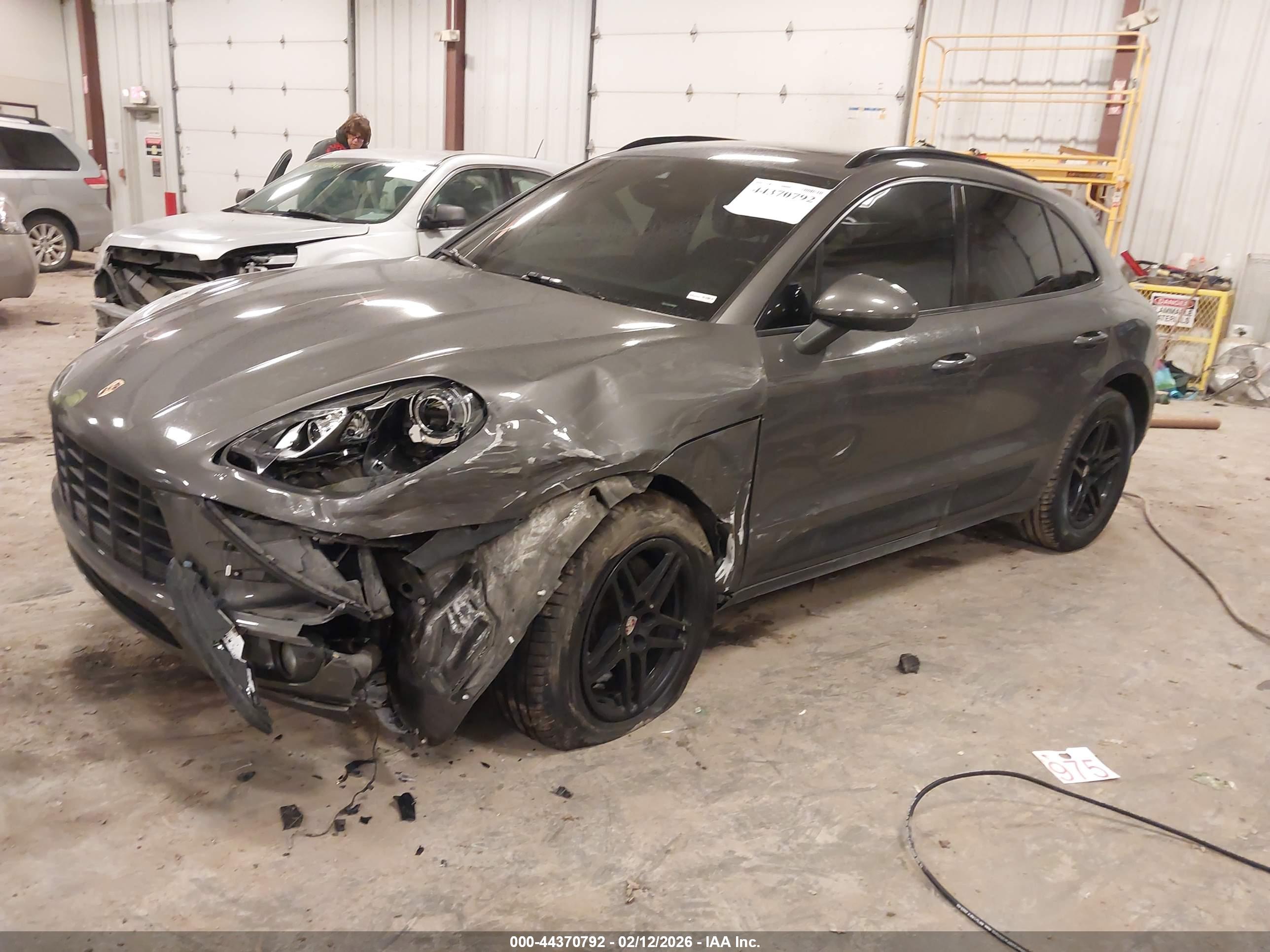 PORSCHE MACAN image 2
