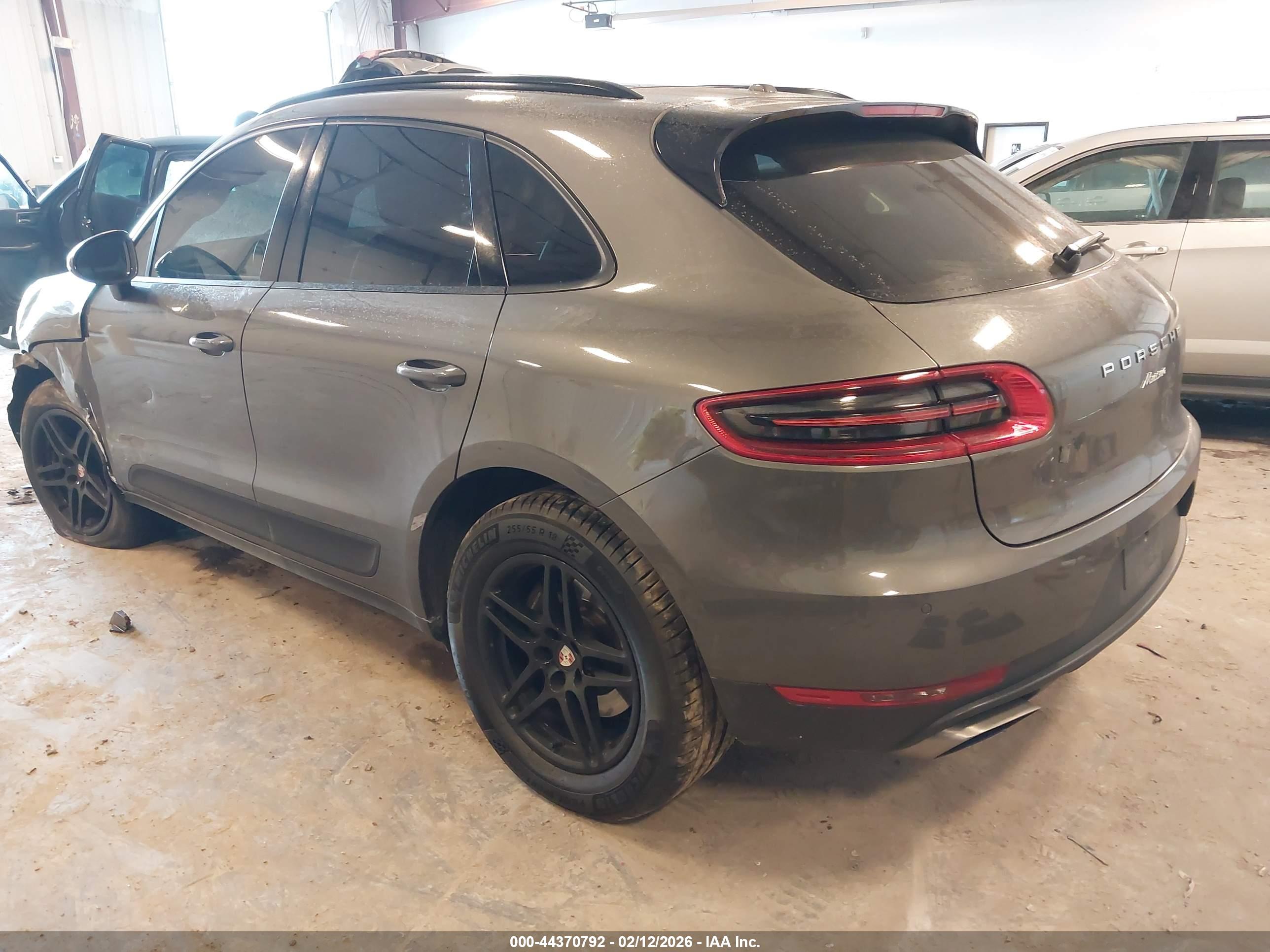 PORSCHE MACAN image 3