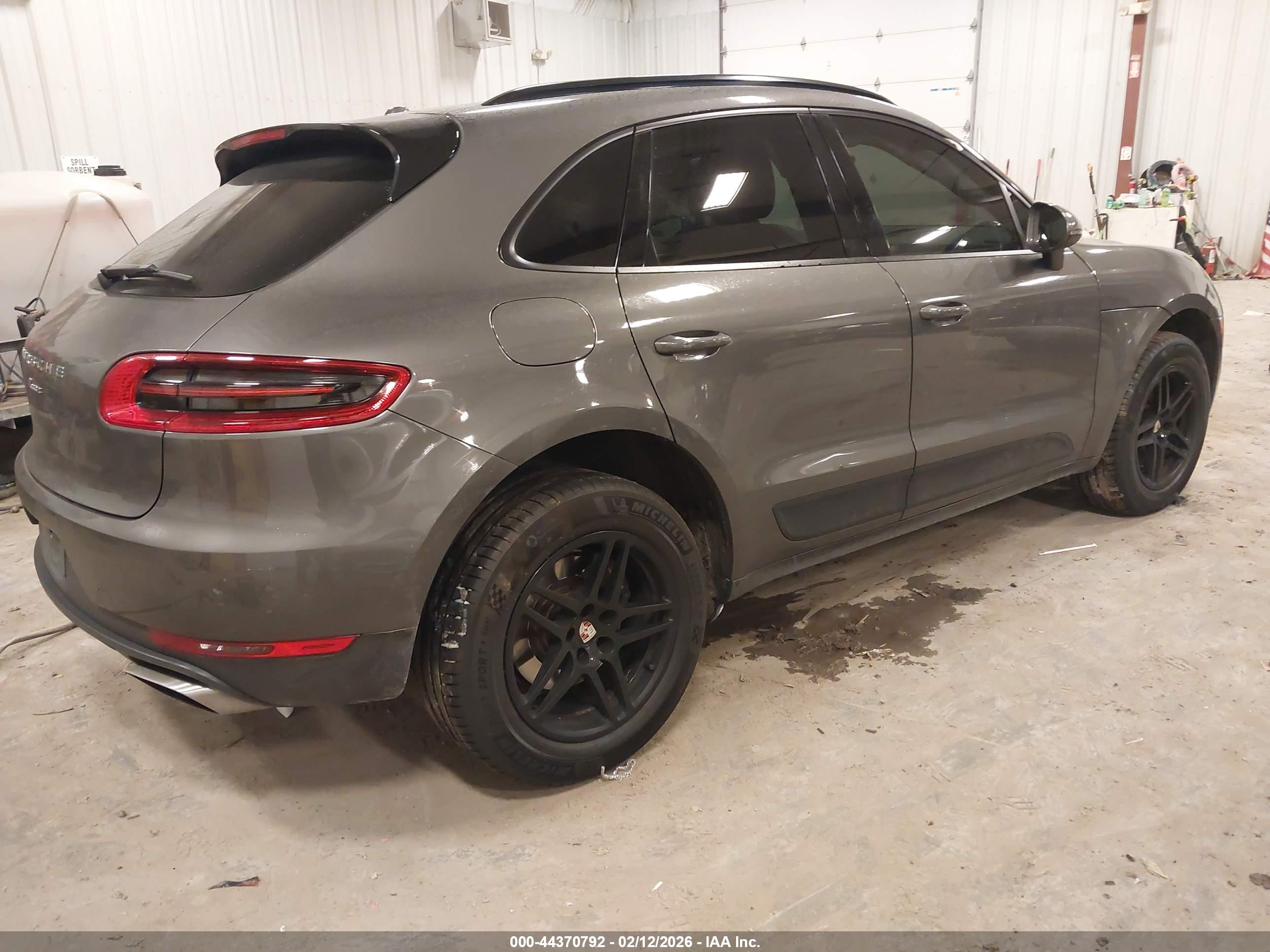 PORSCHE MACAN image 4