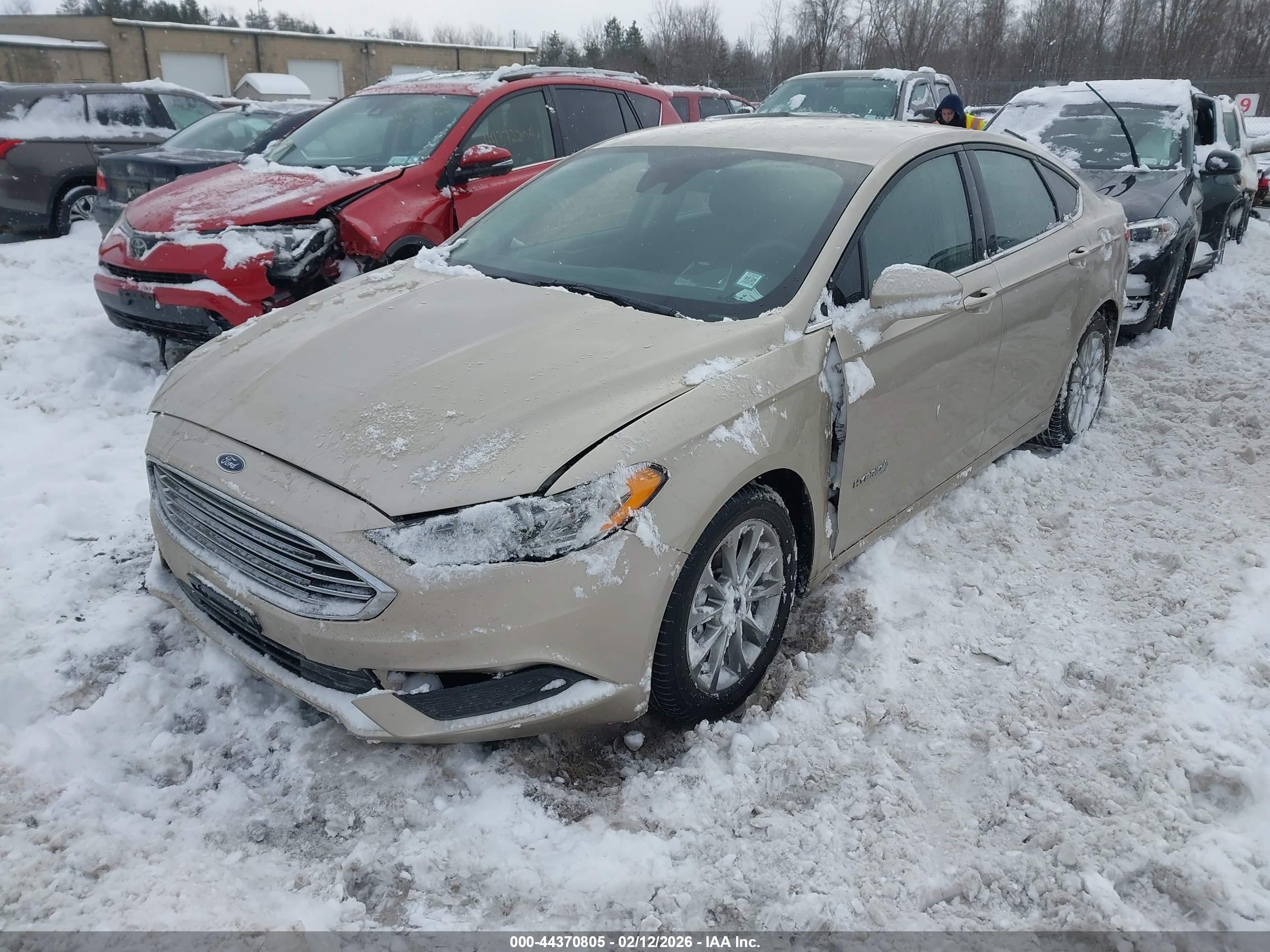 FORD FUSION image 2