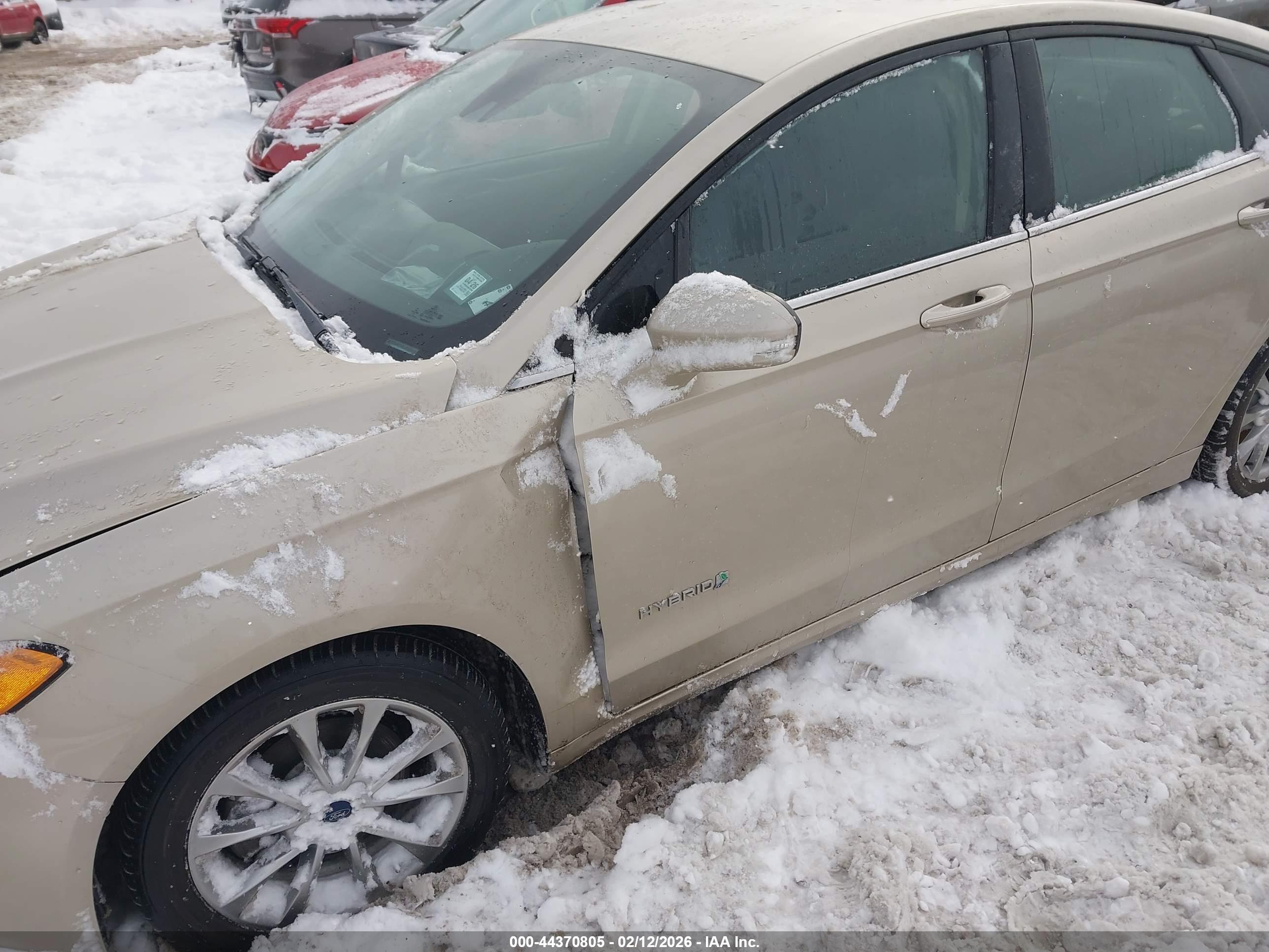 FORD FUSION image 6