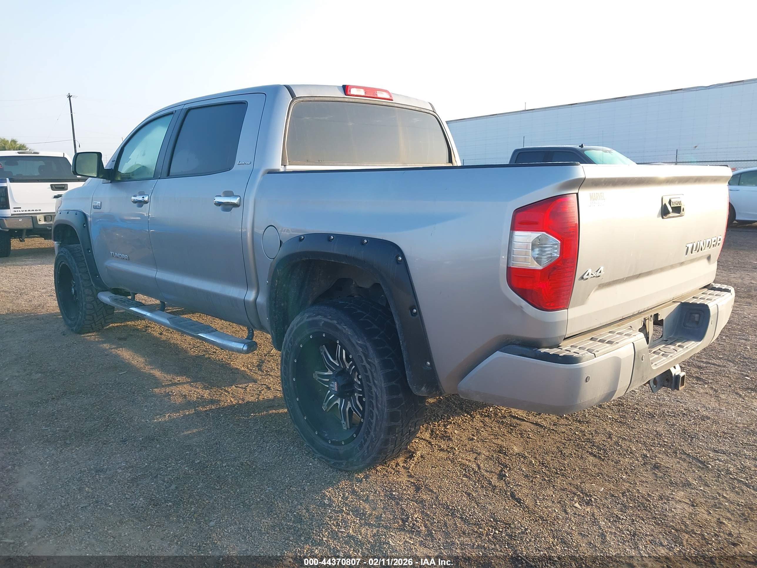 TOYOTA TUNDRA image 3