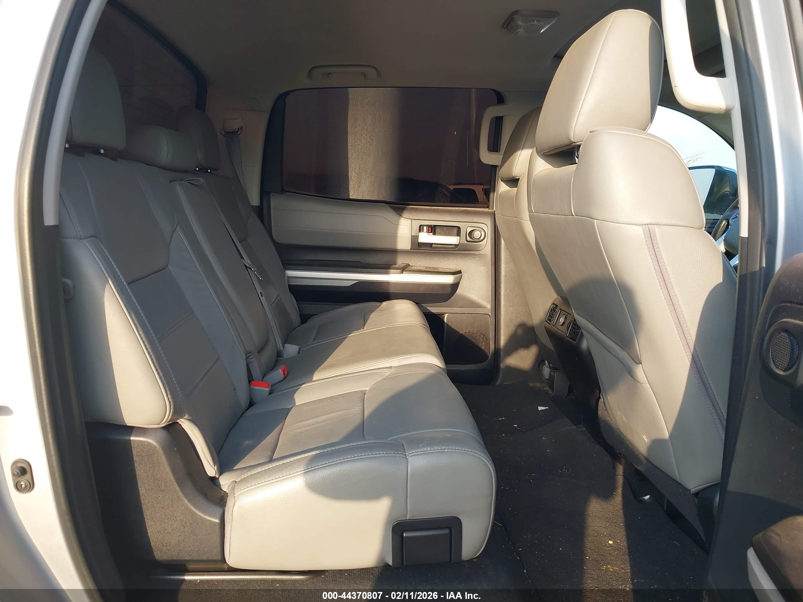 TOYOTA TUNDRA image 8