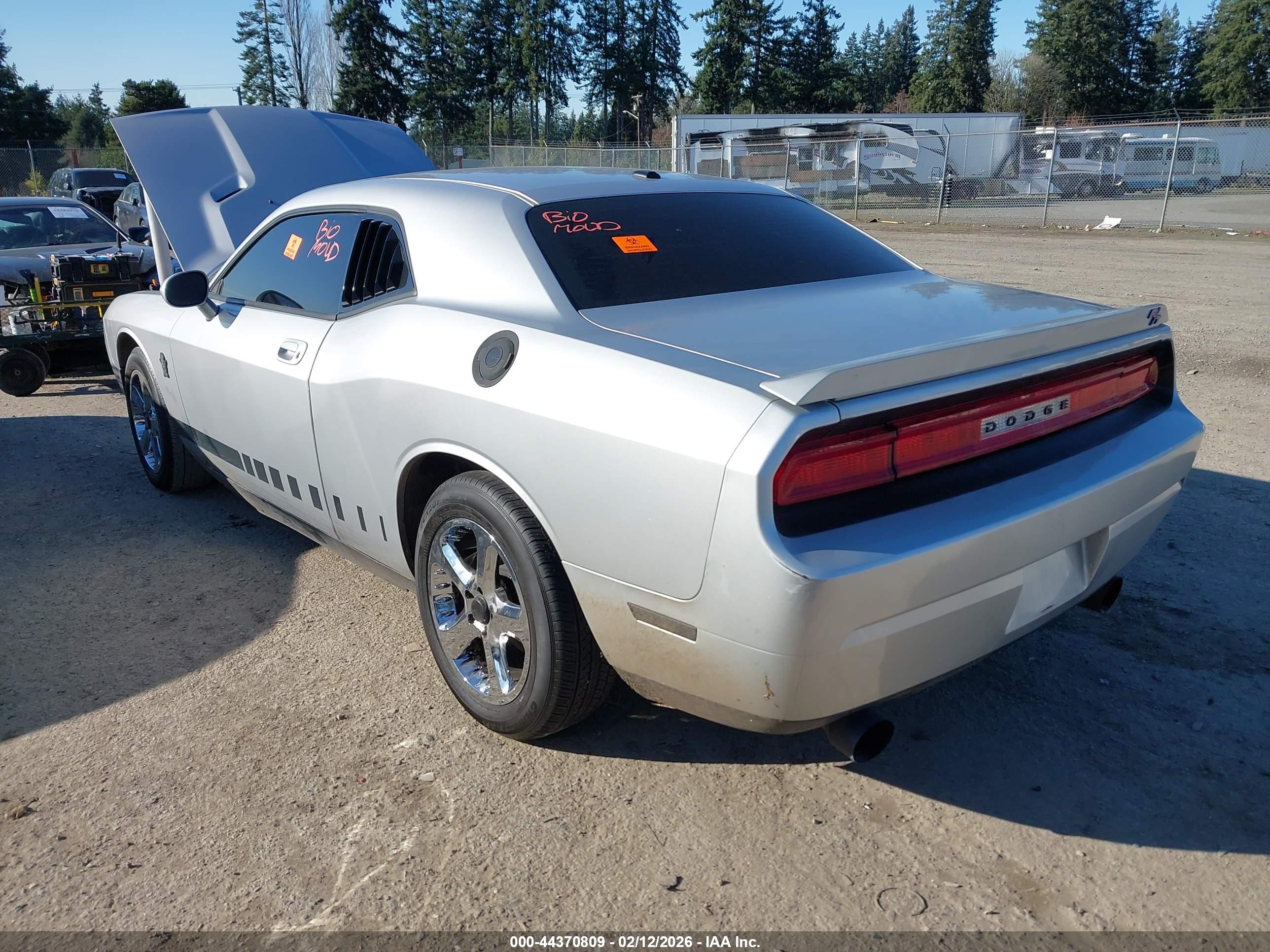 DODGE CHALLENGER image 6