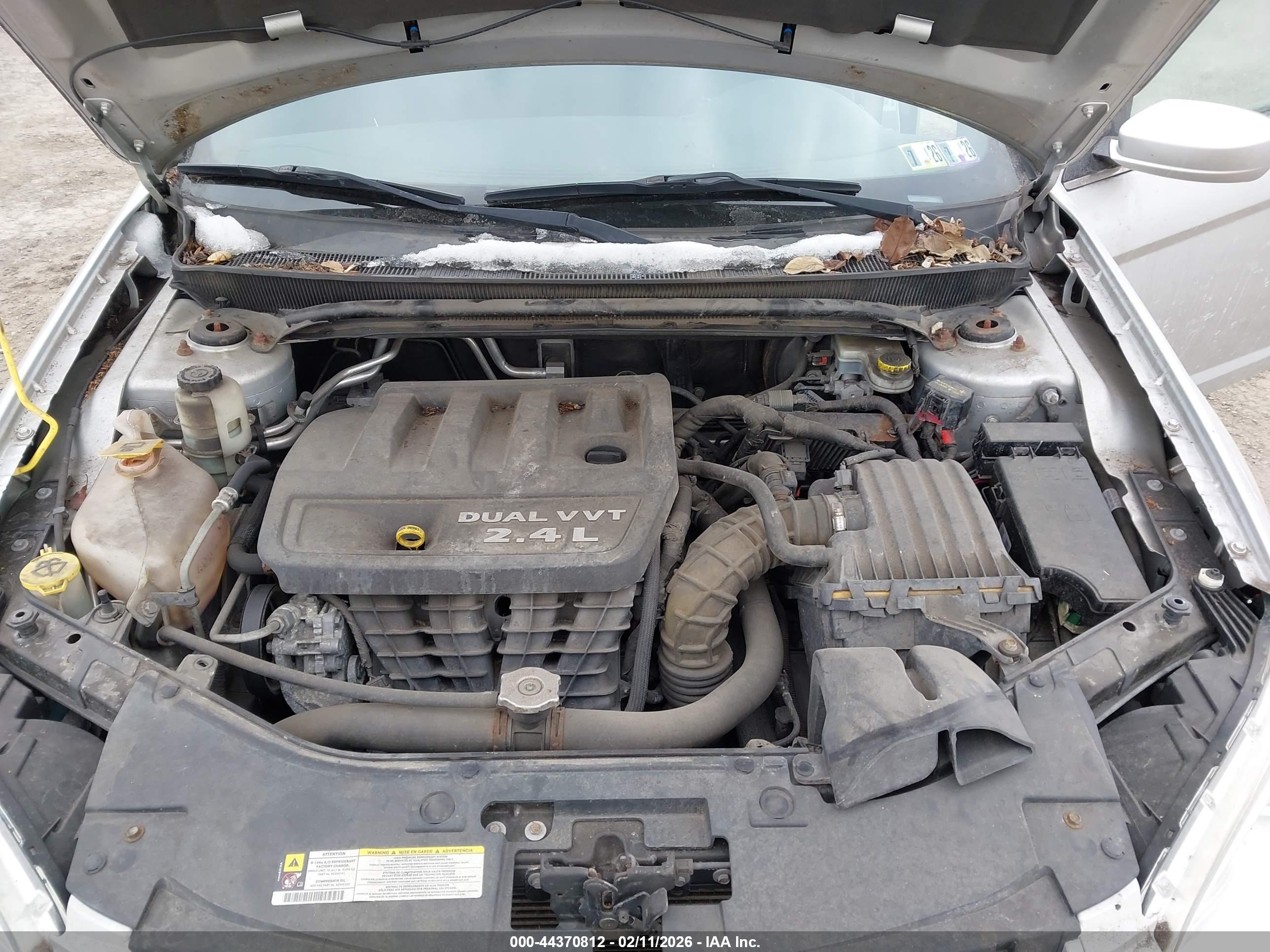 CHRYSLER 200 image 10