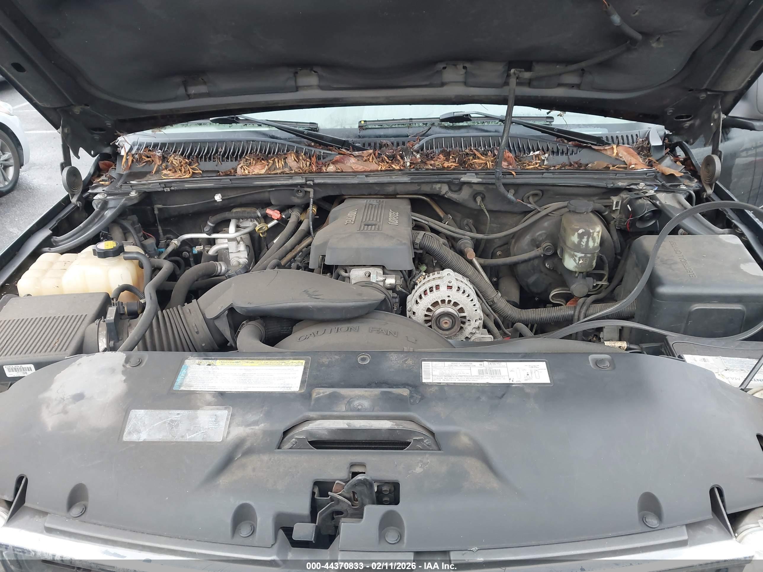 CHEVROLET SUBURBAN image 10