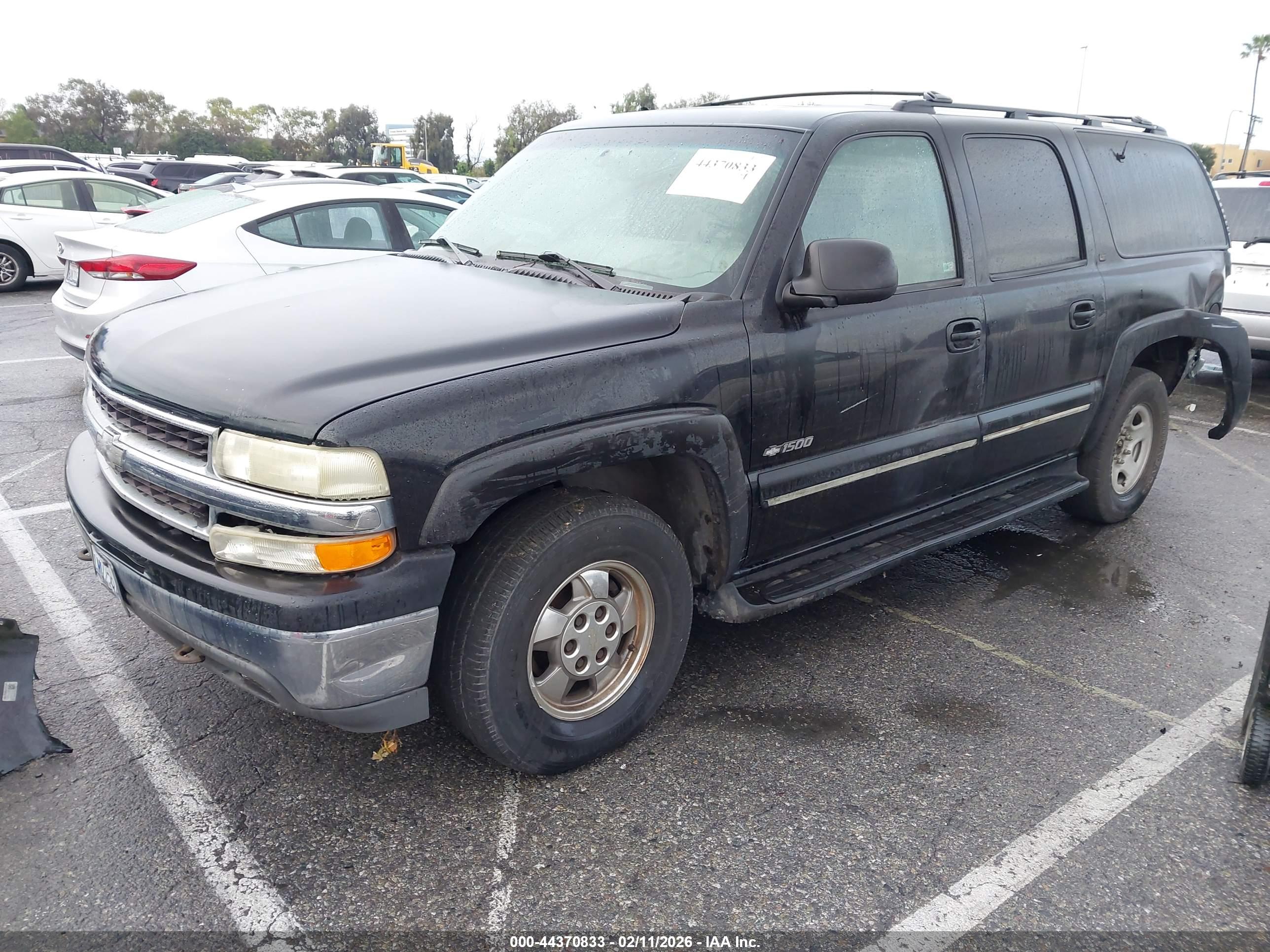 CHEVROLET SUBURBAN image 2