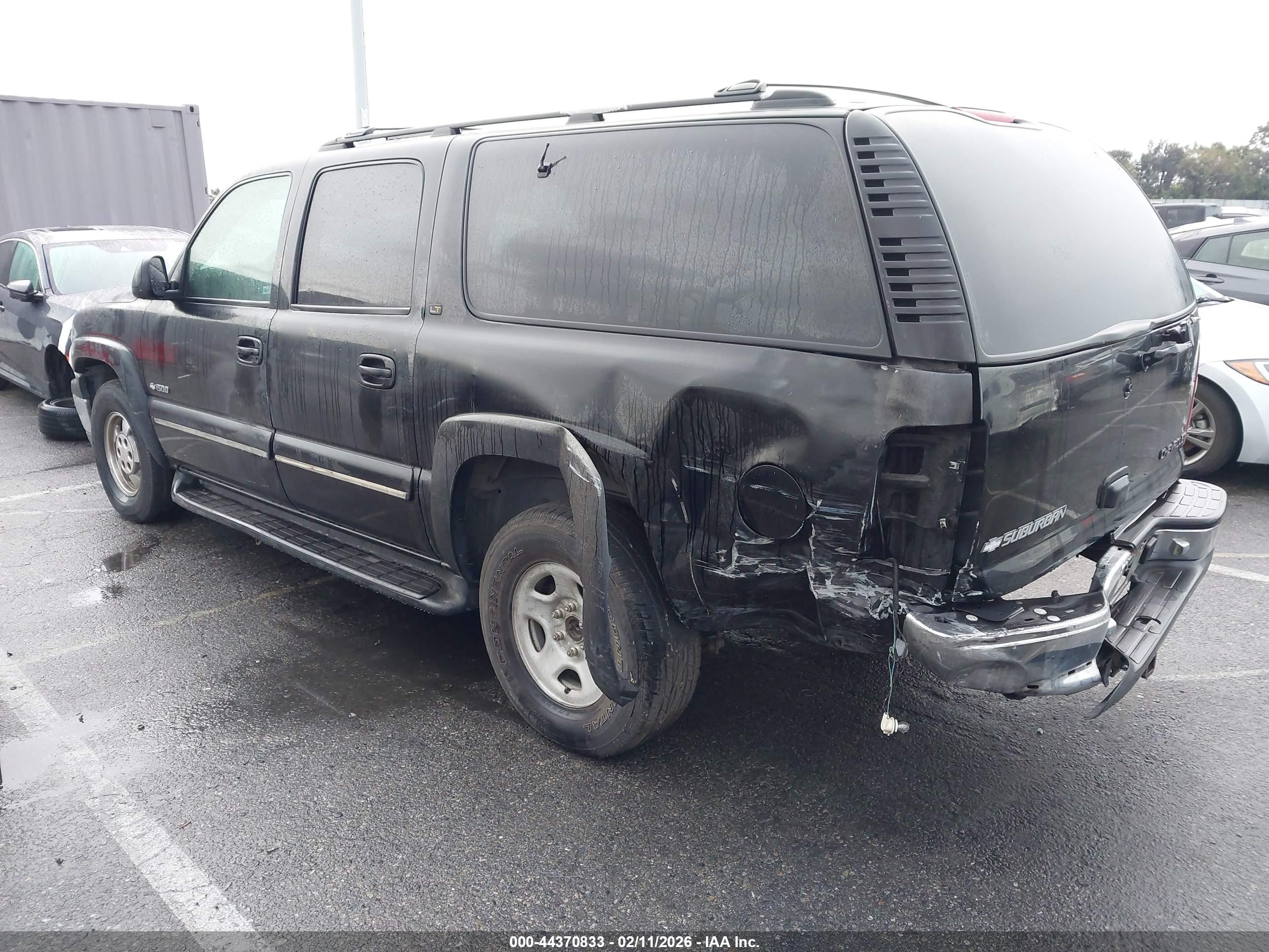 CHEVROLET SUBURBAN image 3