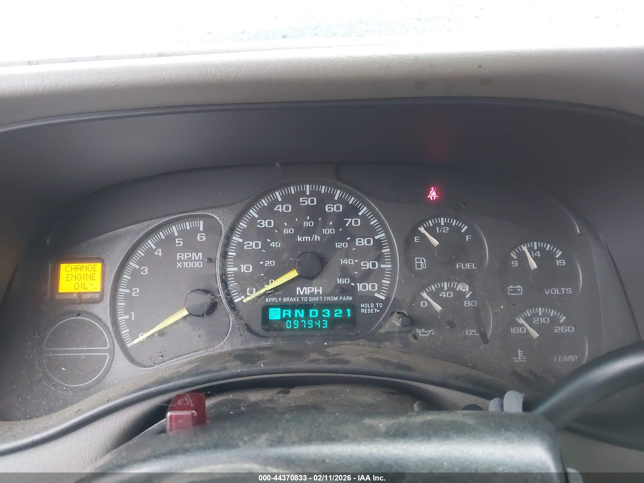 CHEVROLET SUBURBAN image 7