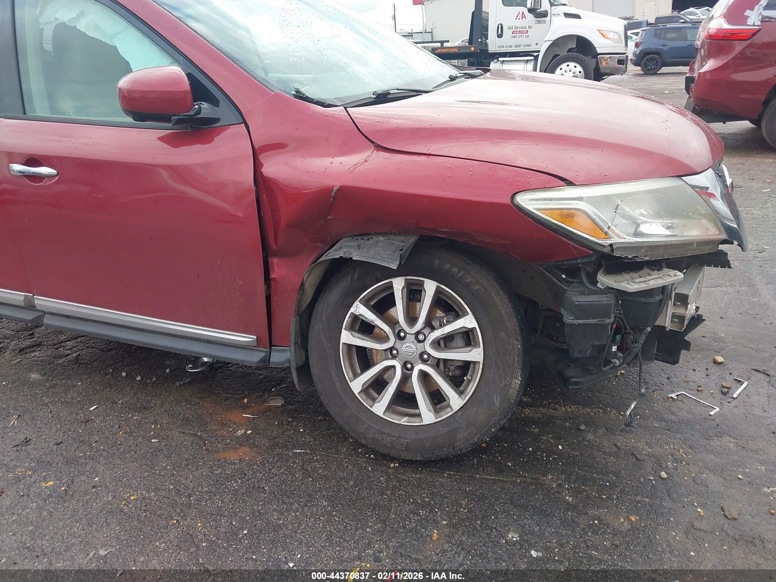 NISSAN PATHFINDER image 6