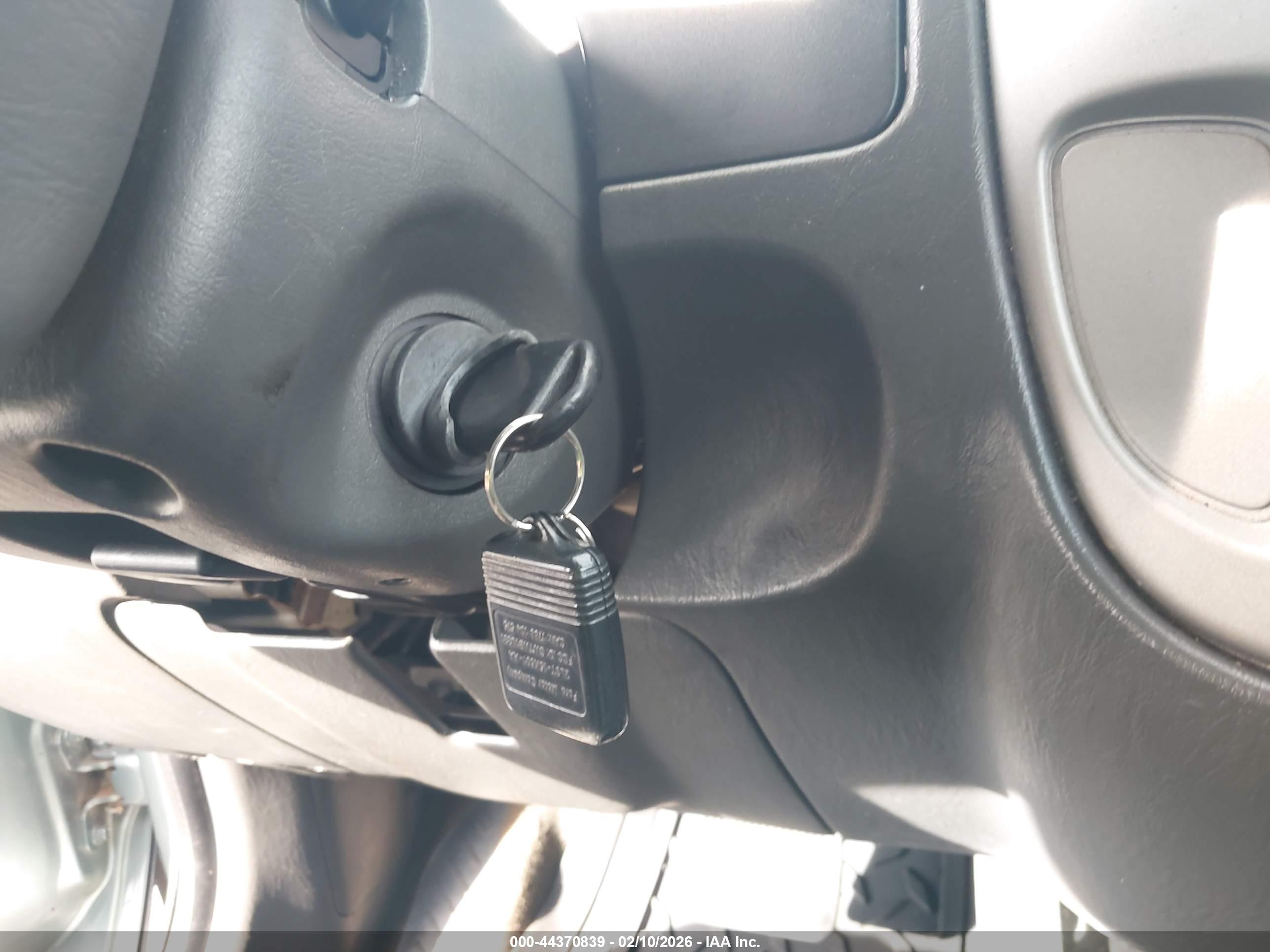 FORD ESCAPE image 11