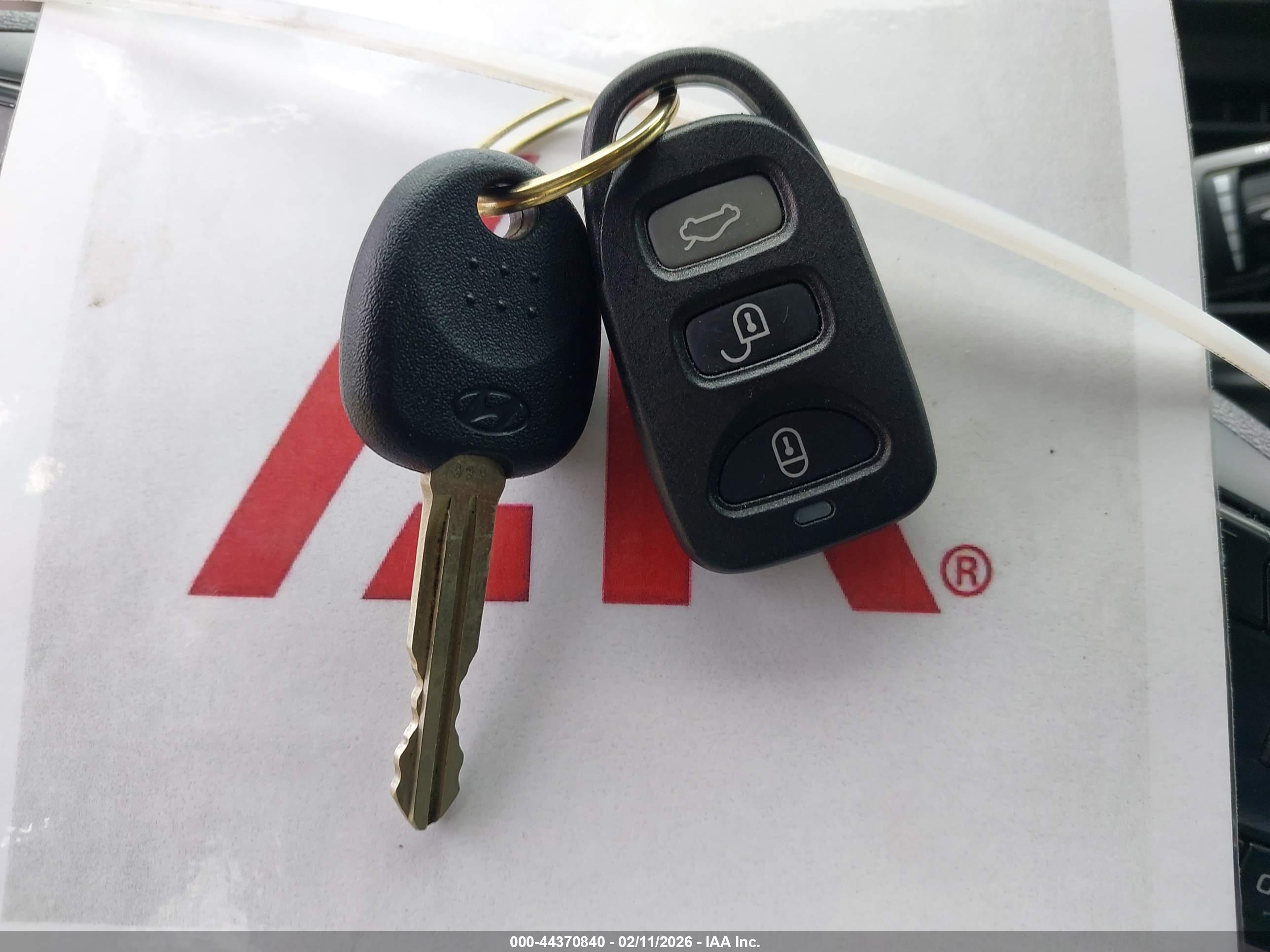 HYUNDAI ELANTRA image 11