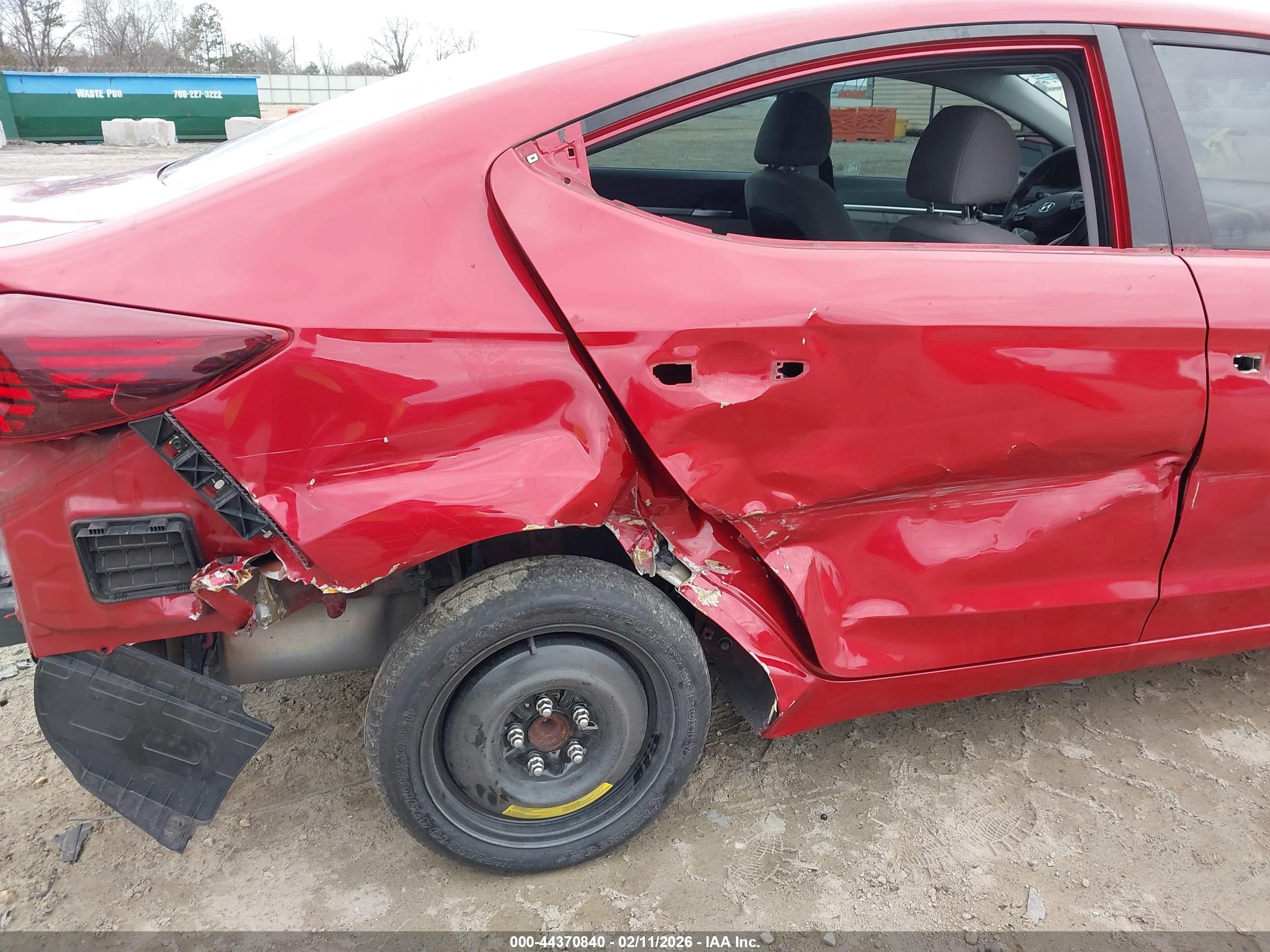 HYUNDAI ELANTRA image 6