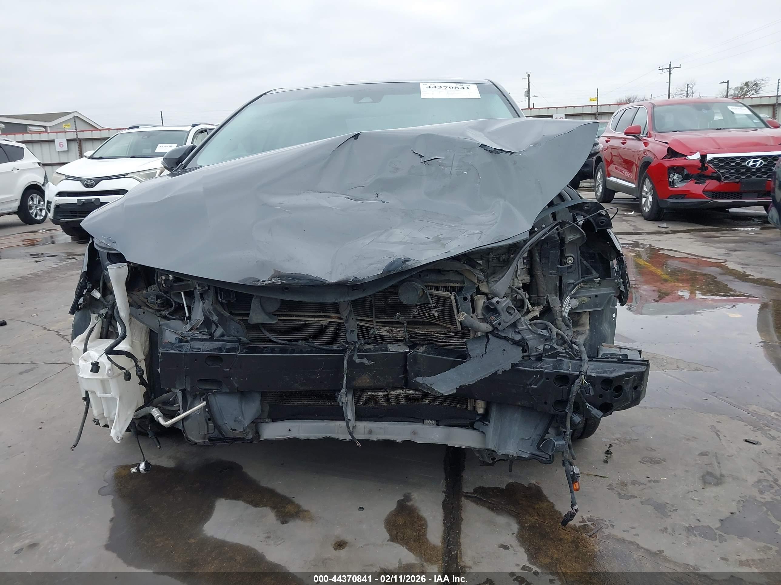 TOYOTA AVALON image 6