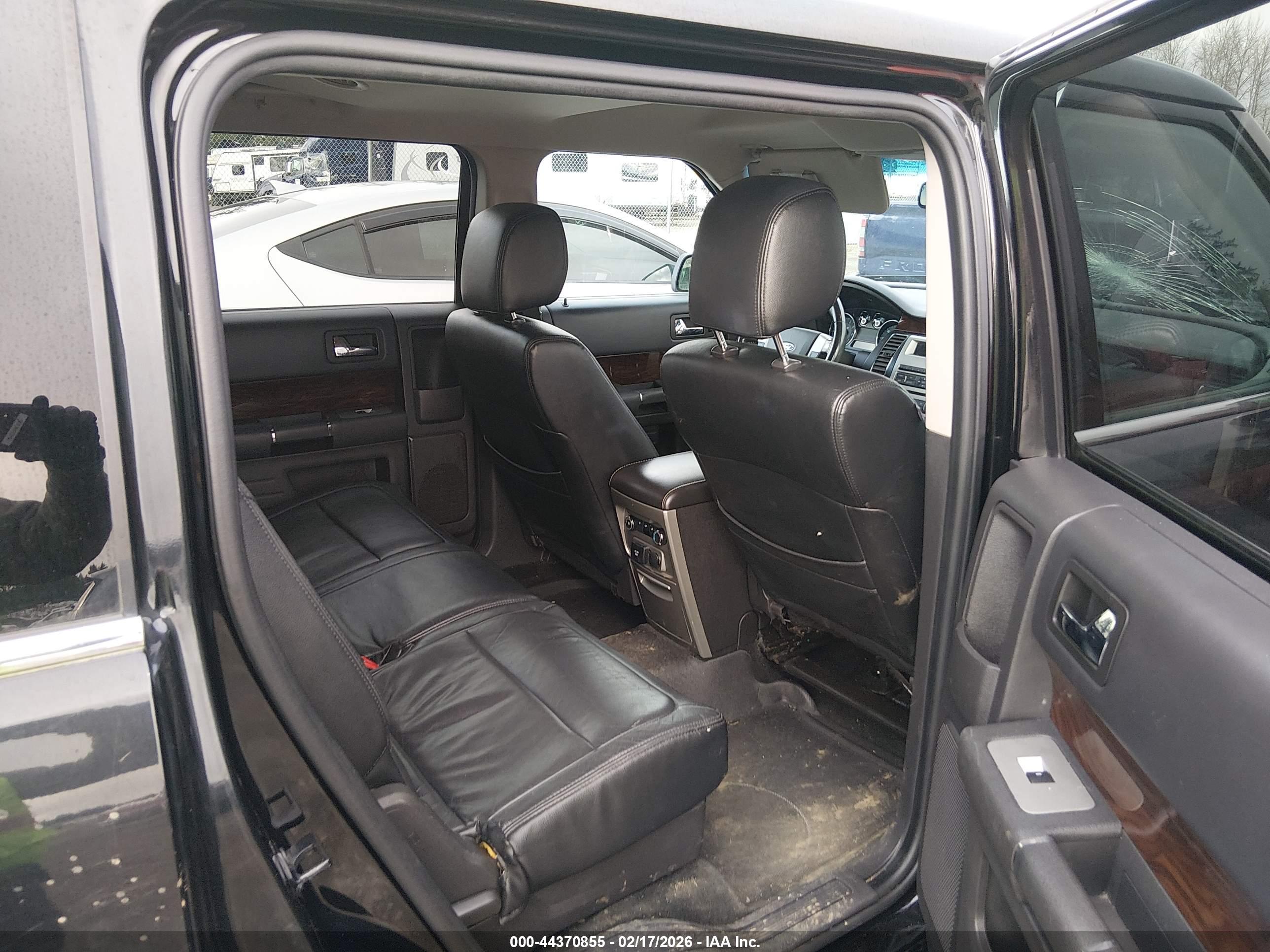 FORD FLEX image 8