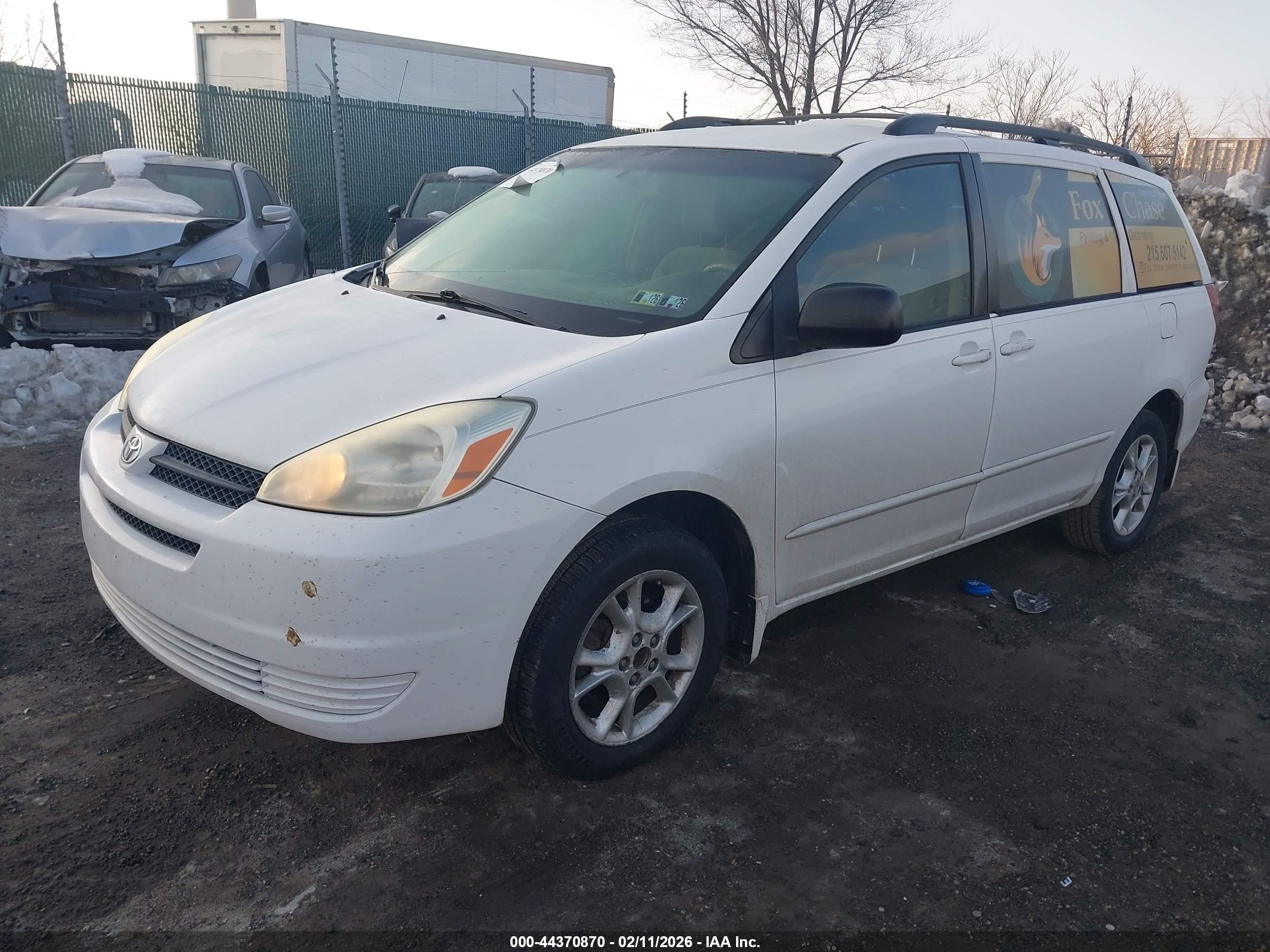 TOYOTA SIENNA image 2
