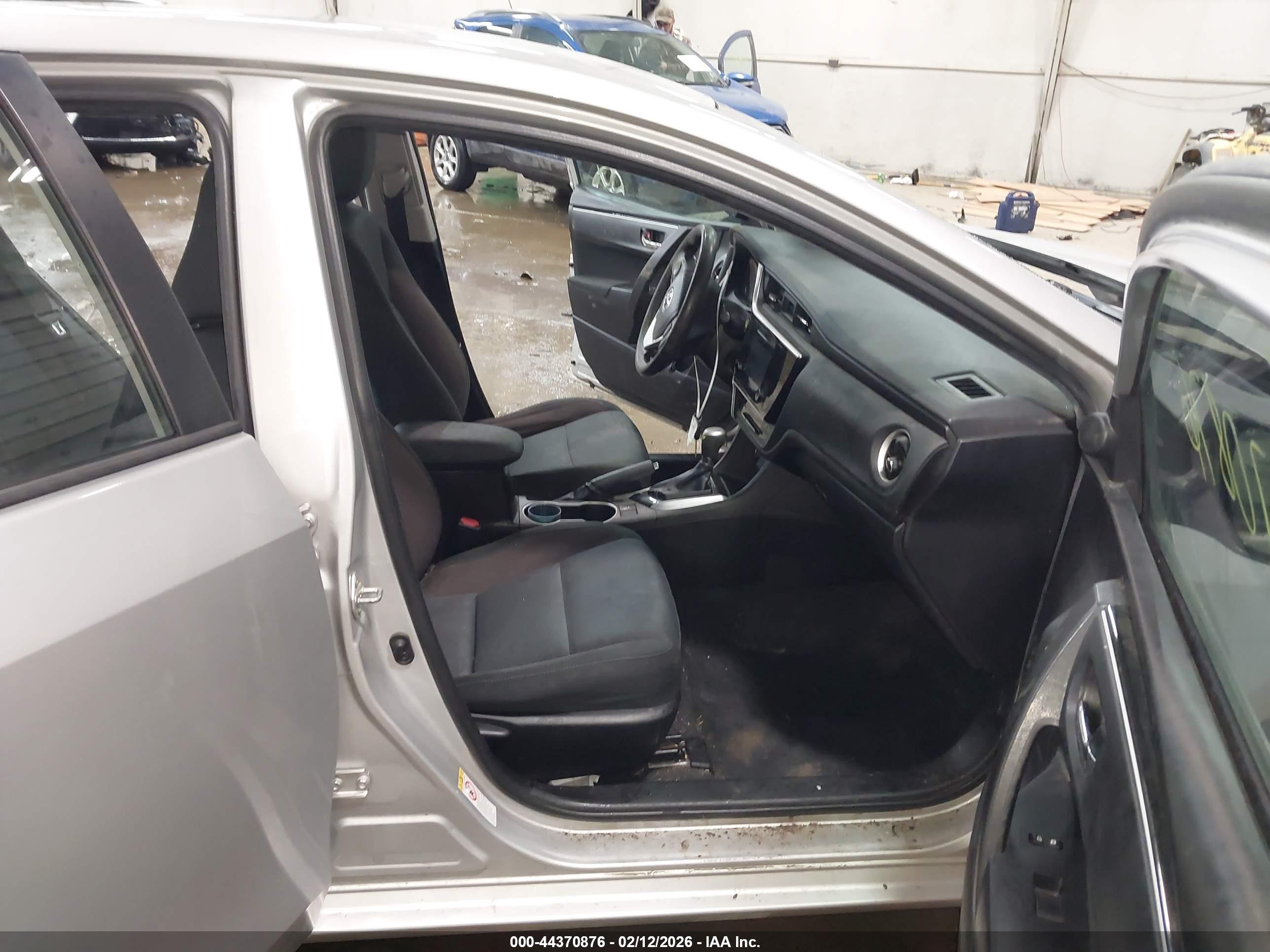 TOYOTA COROLLA image 5