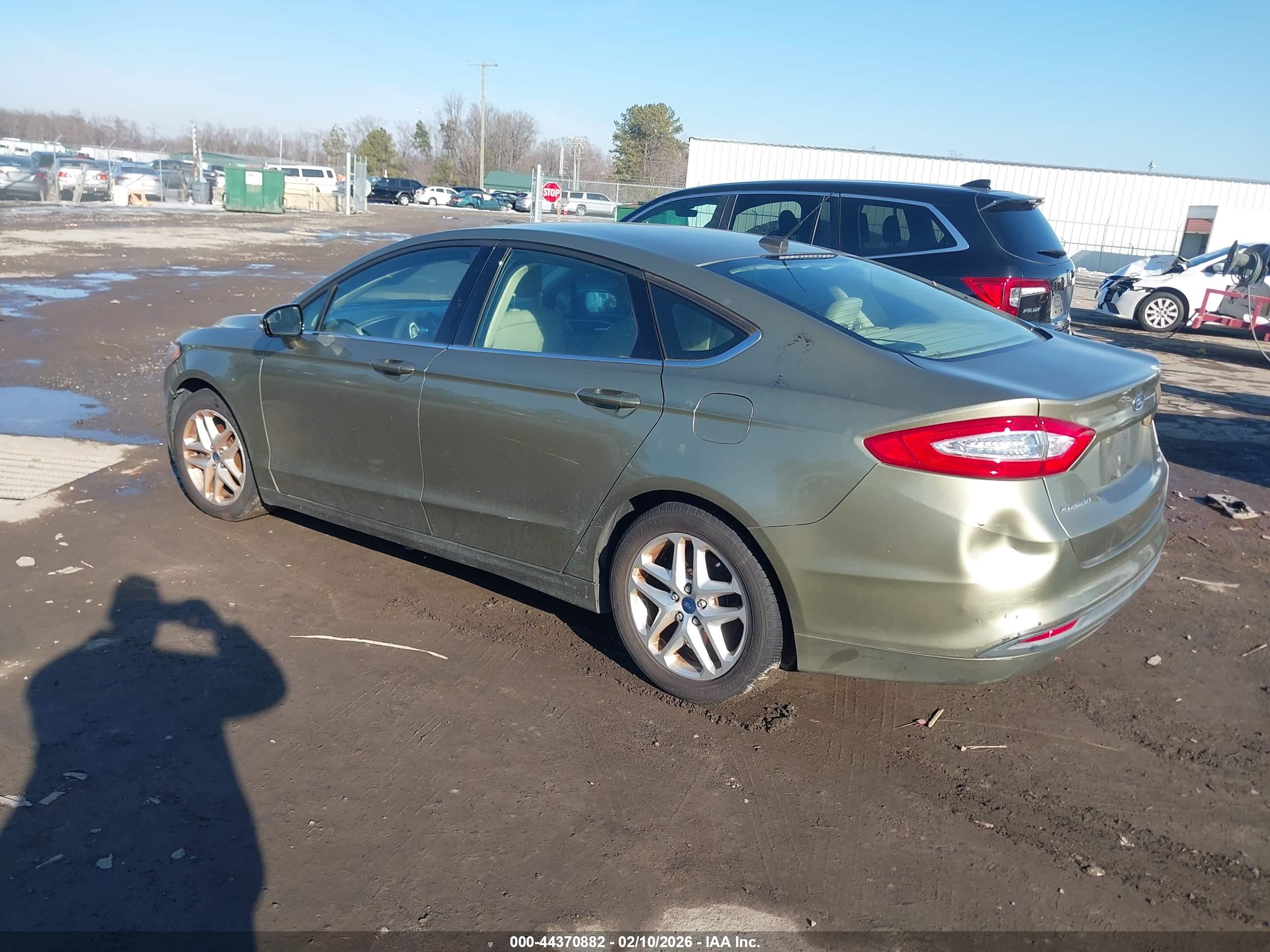 FORD FUSION image 3