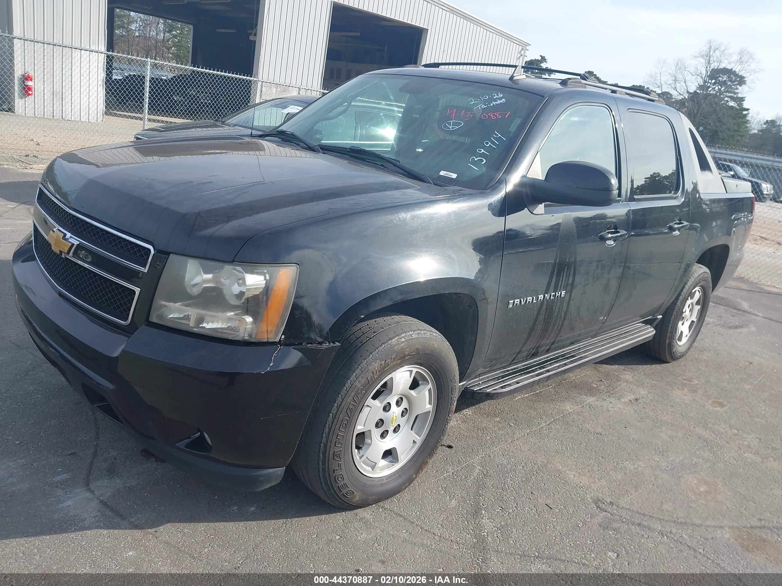 CHEVROLET AVALANCHE image 2