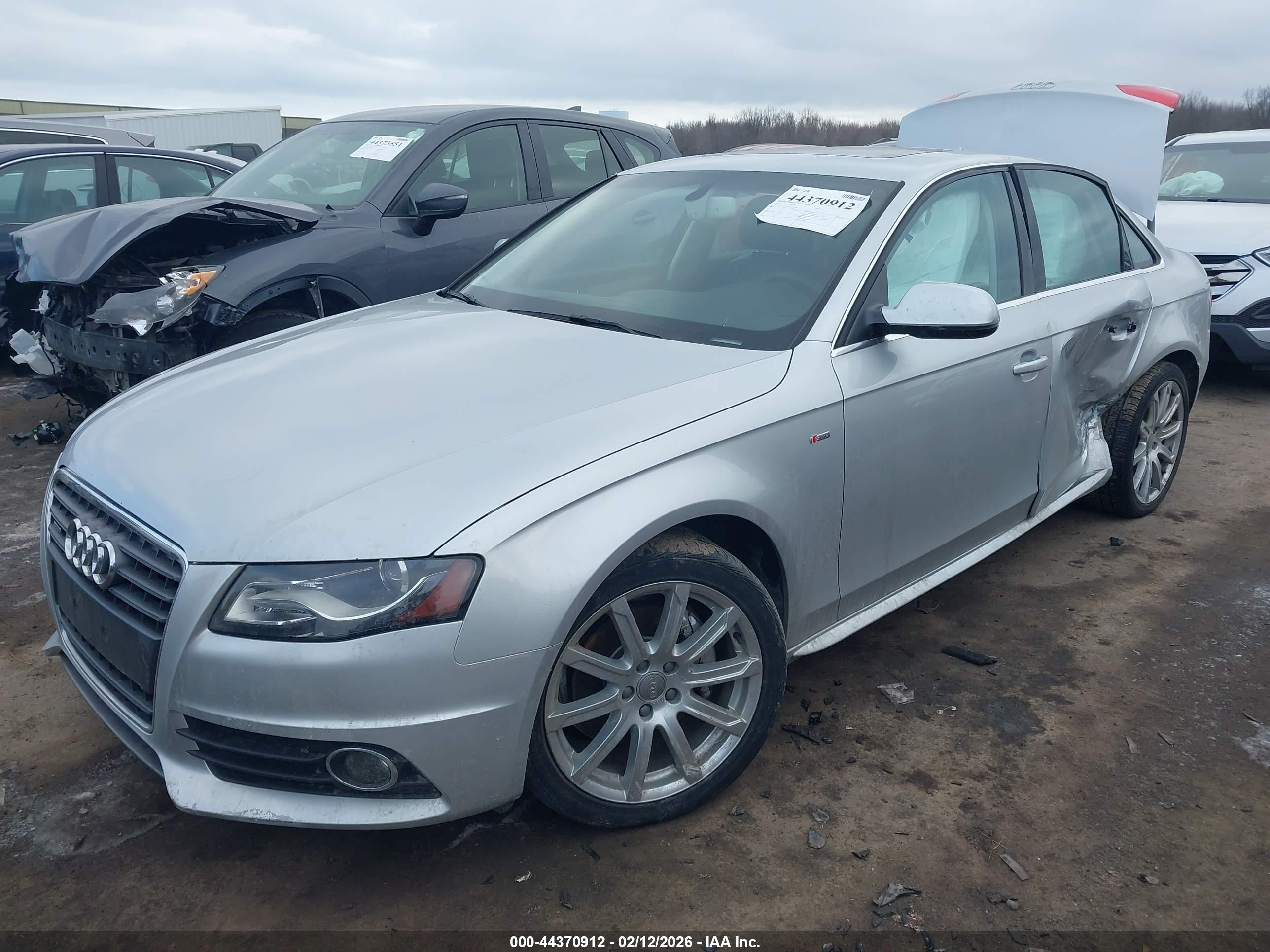 AUDI A4 image 2