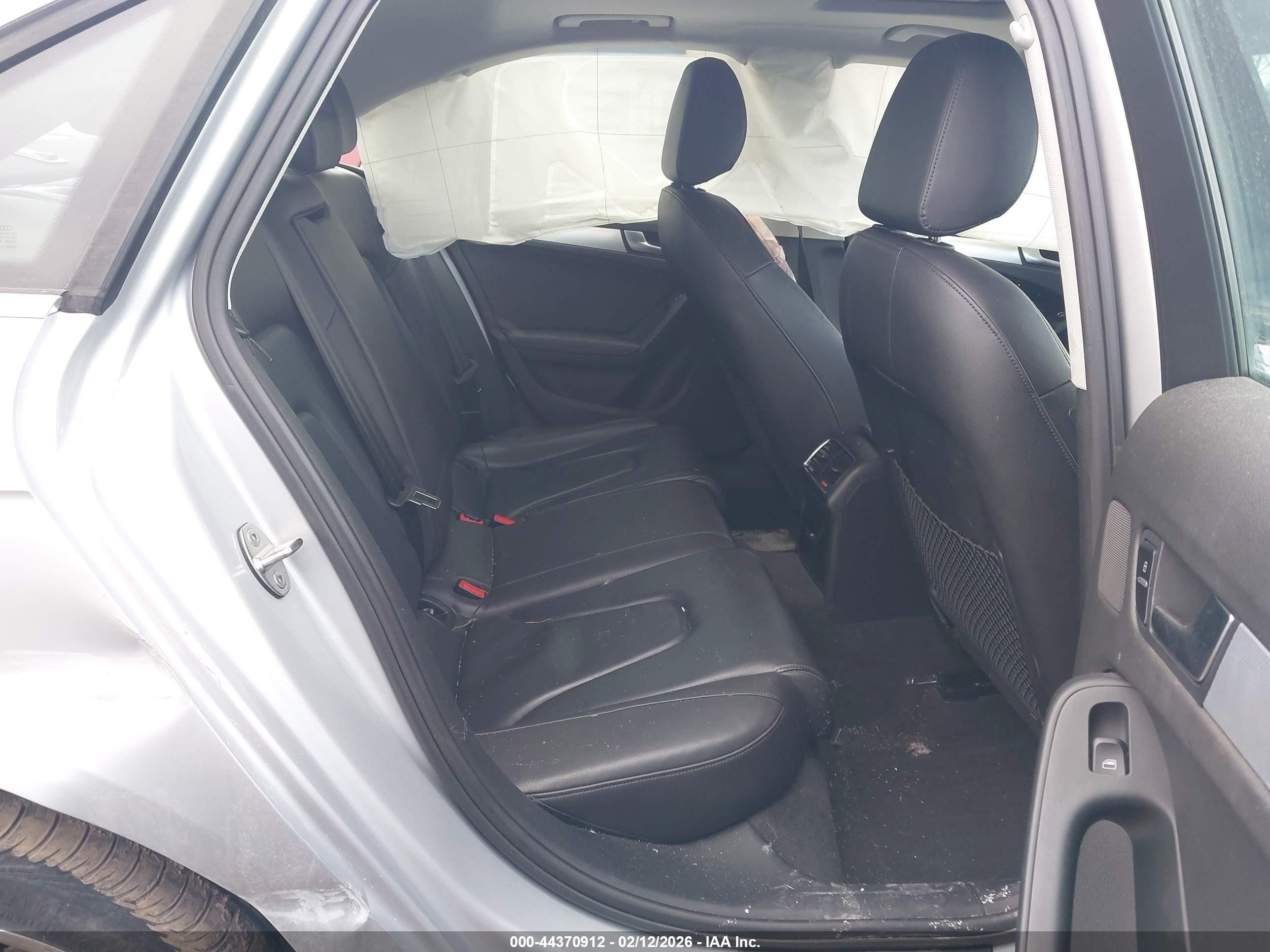 AUDI A4 image 8