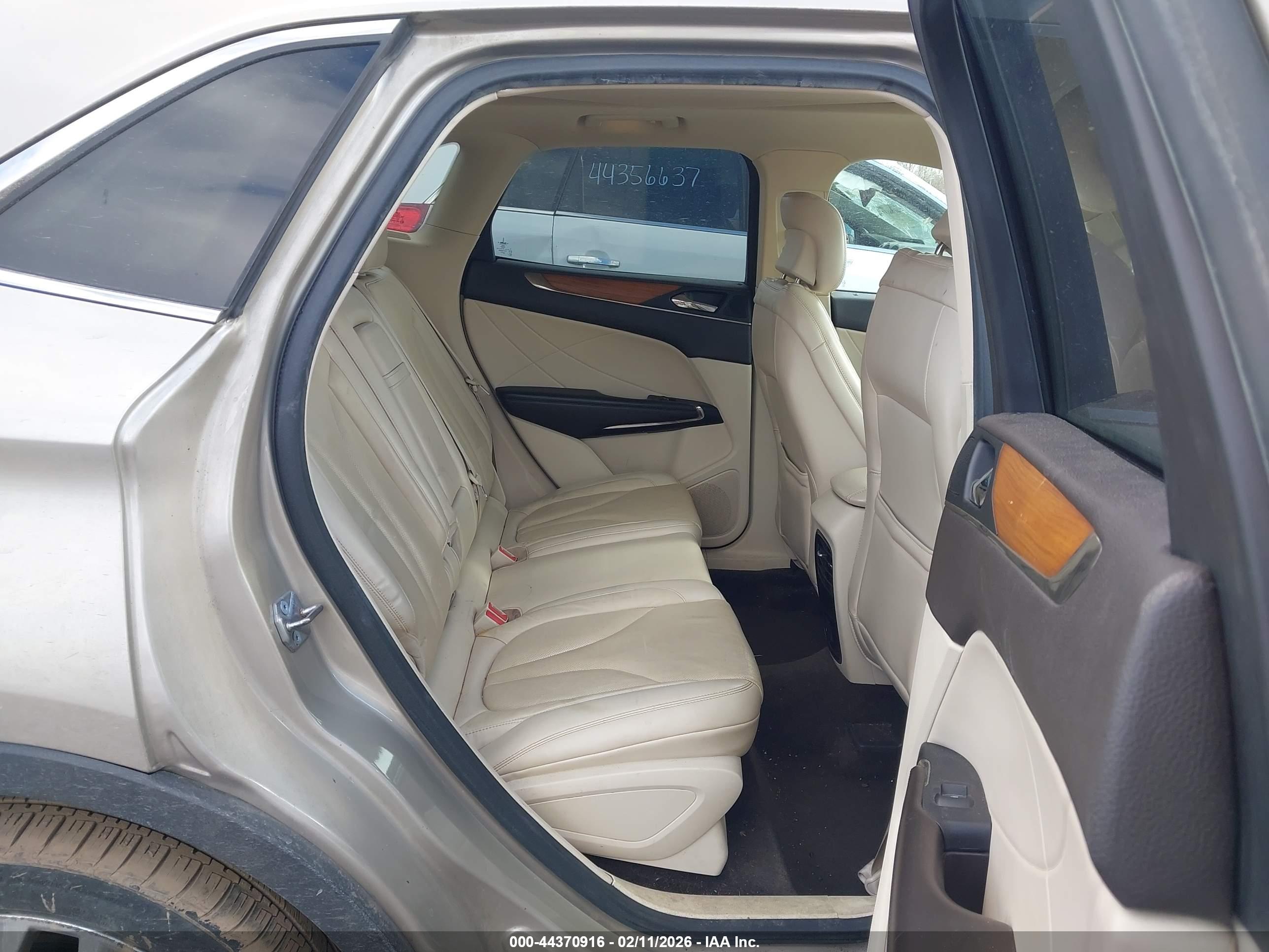 LINCOLN MKC image 8