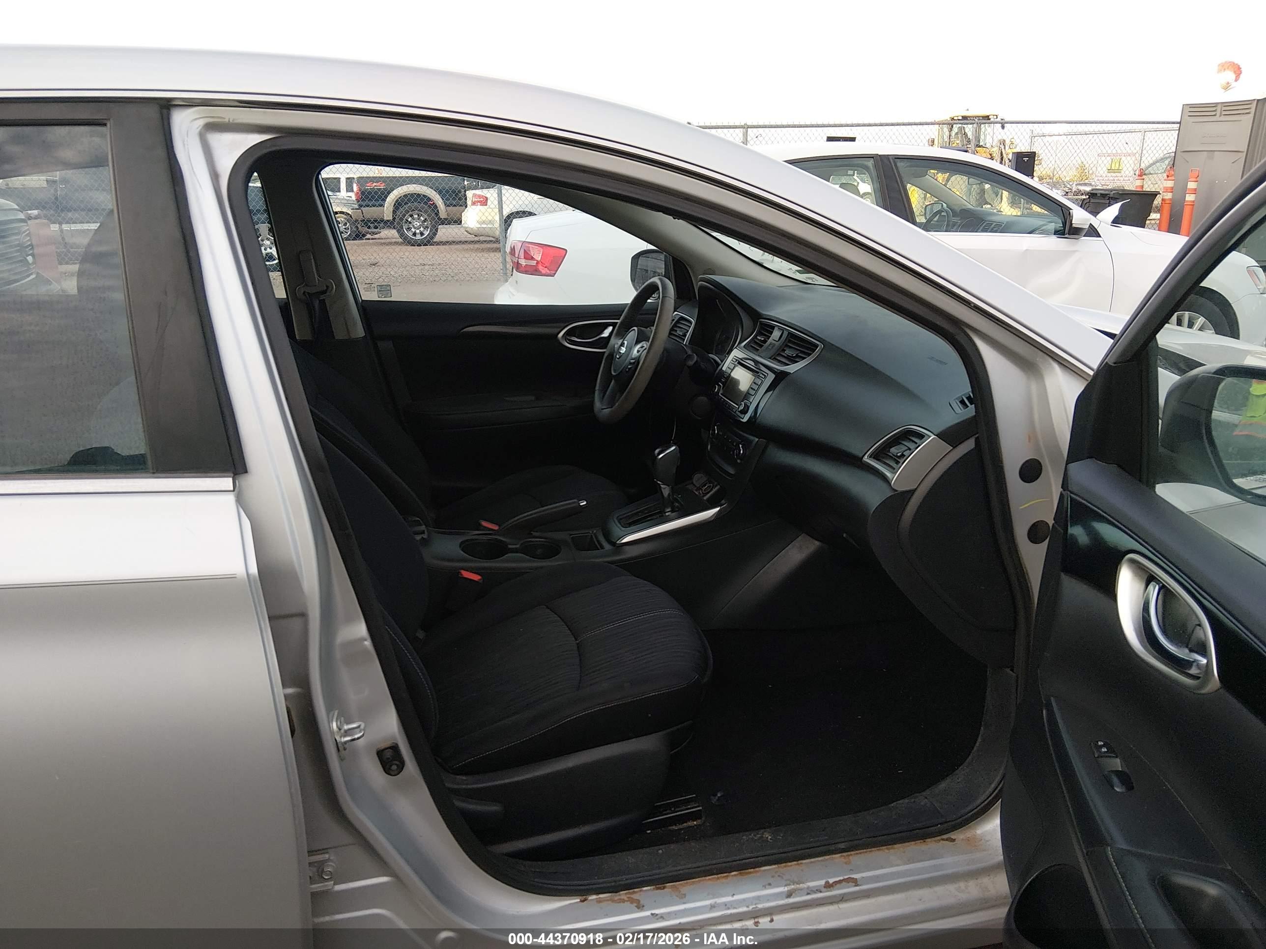 NISSAN SENTRA image 5