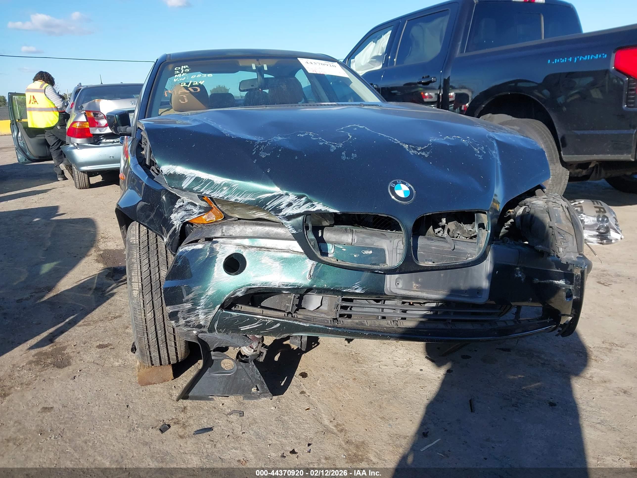 BMW 325I image 6