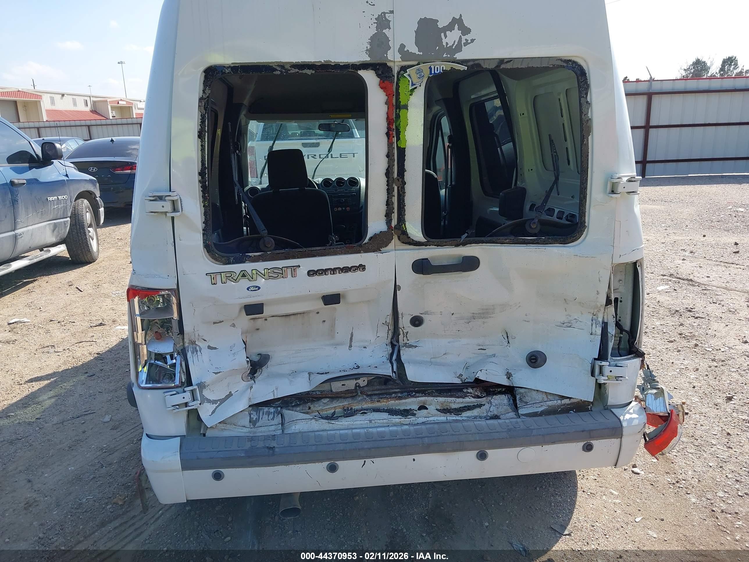 FORD TRANSIT image 6
