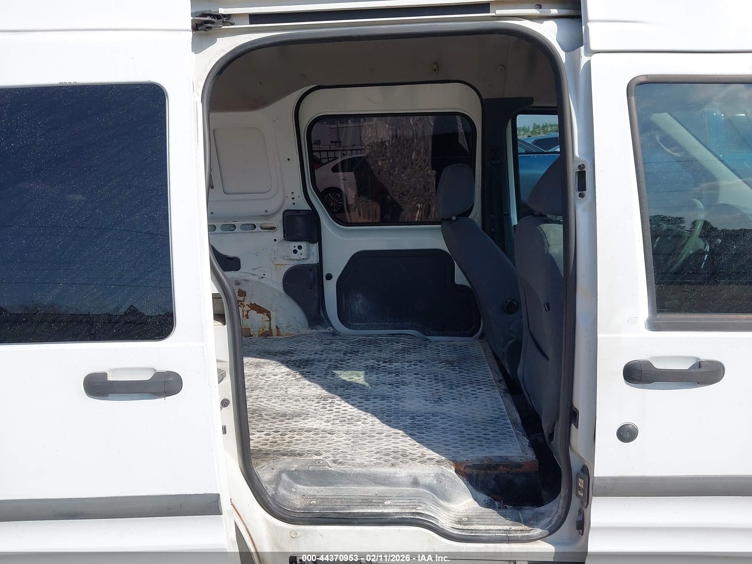 FORD TRANSIT image 8