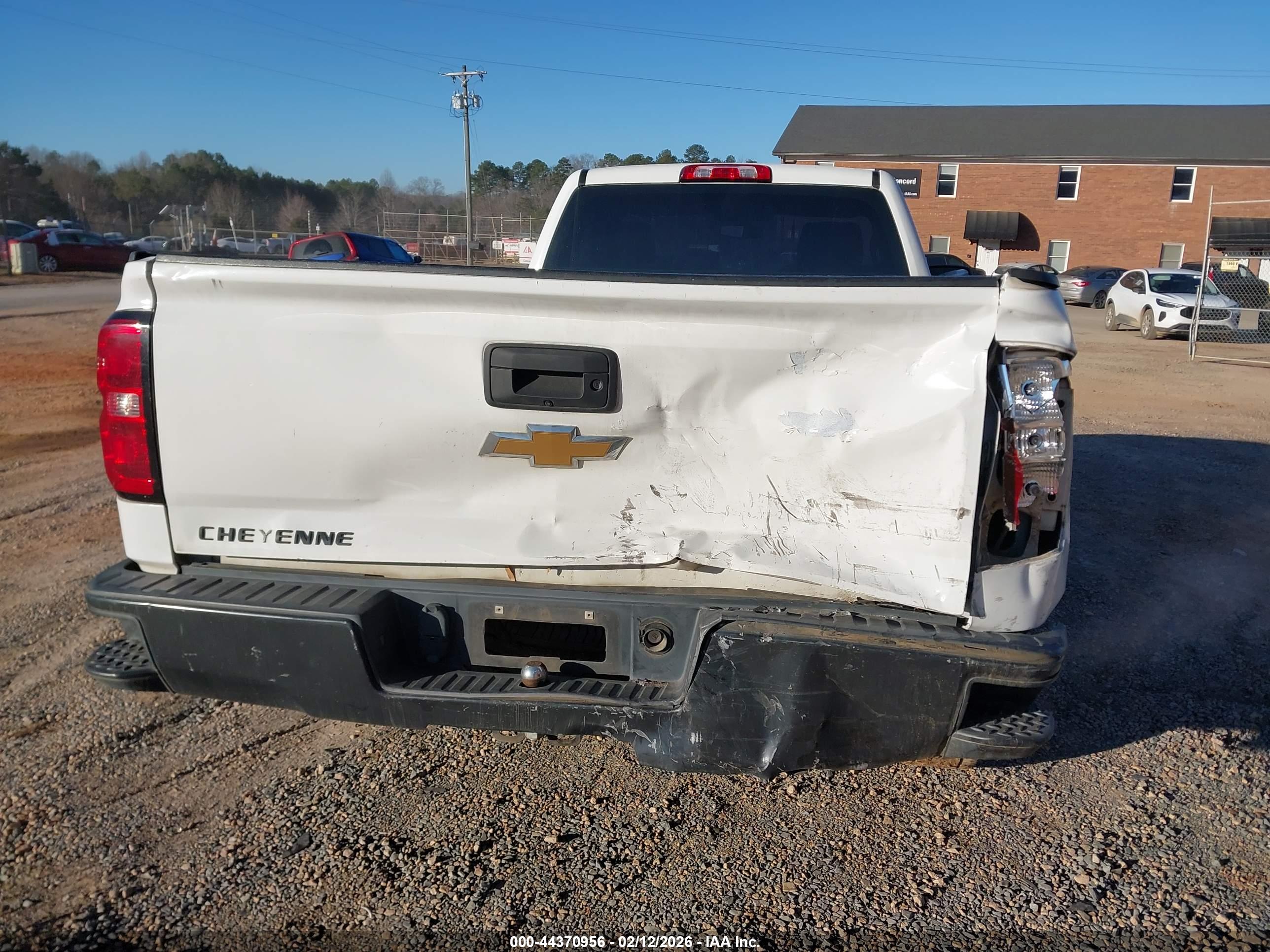 CHEVROLET SILVERADO image 6