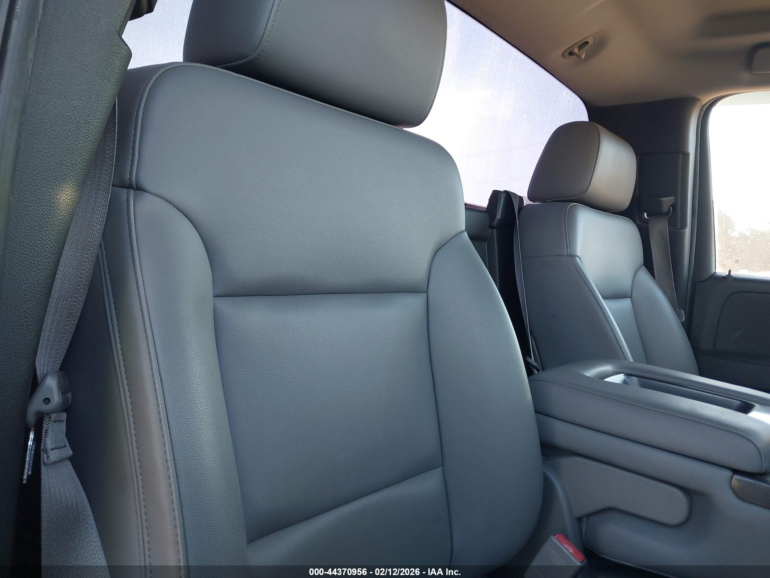 CHEVROLET SILVERADO image 8
