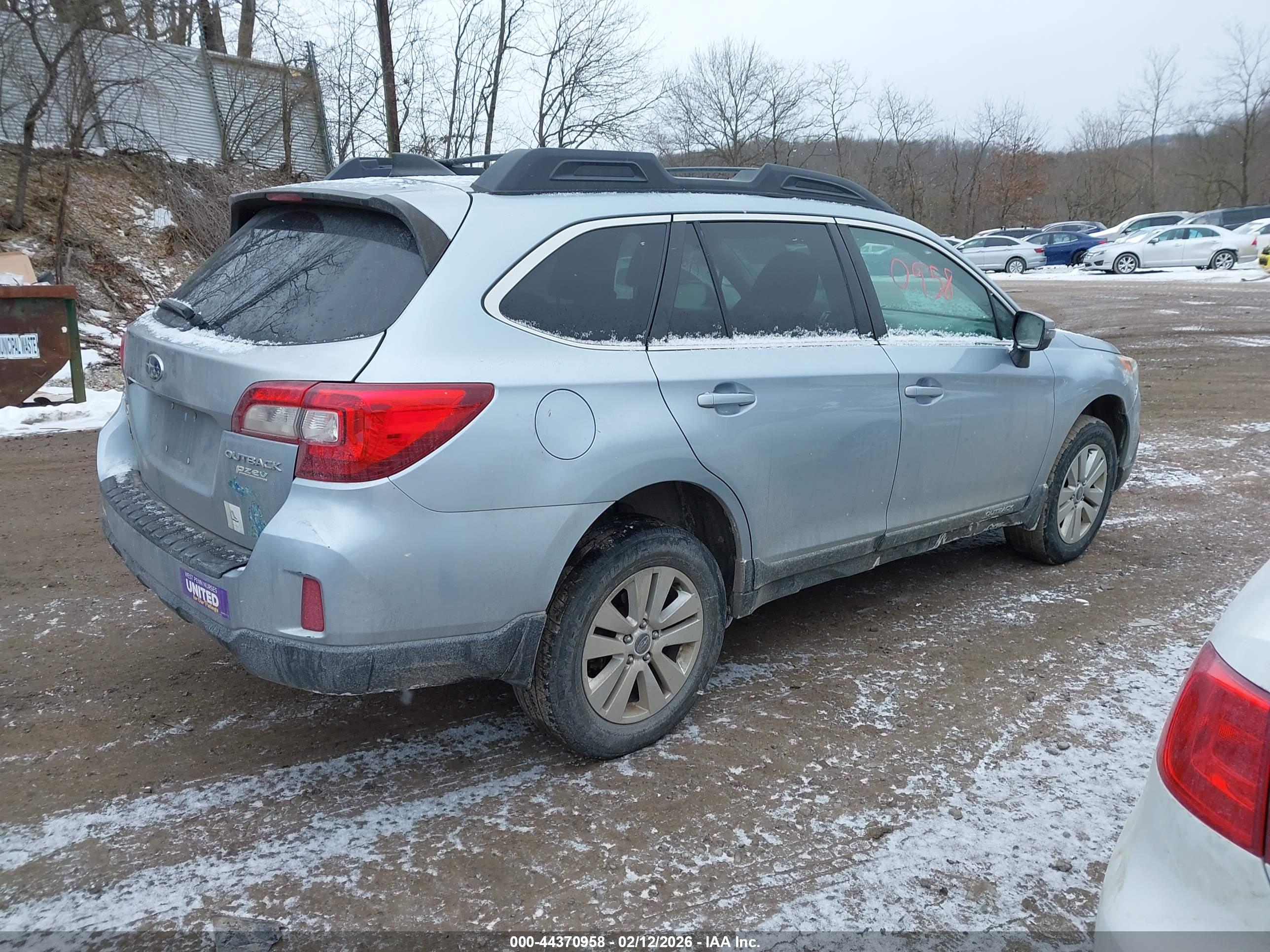 SUBARU OUTBACK image 4