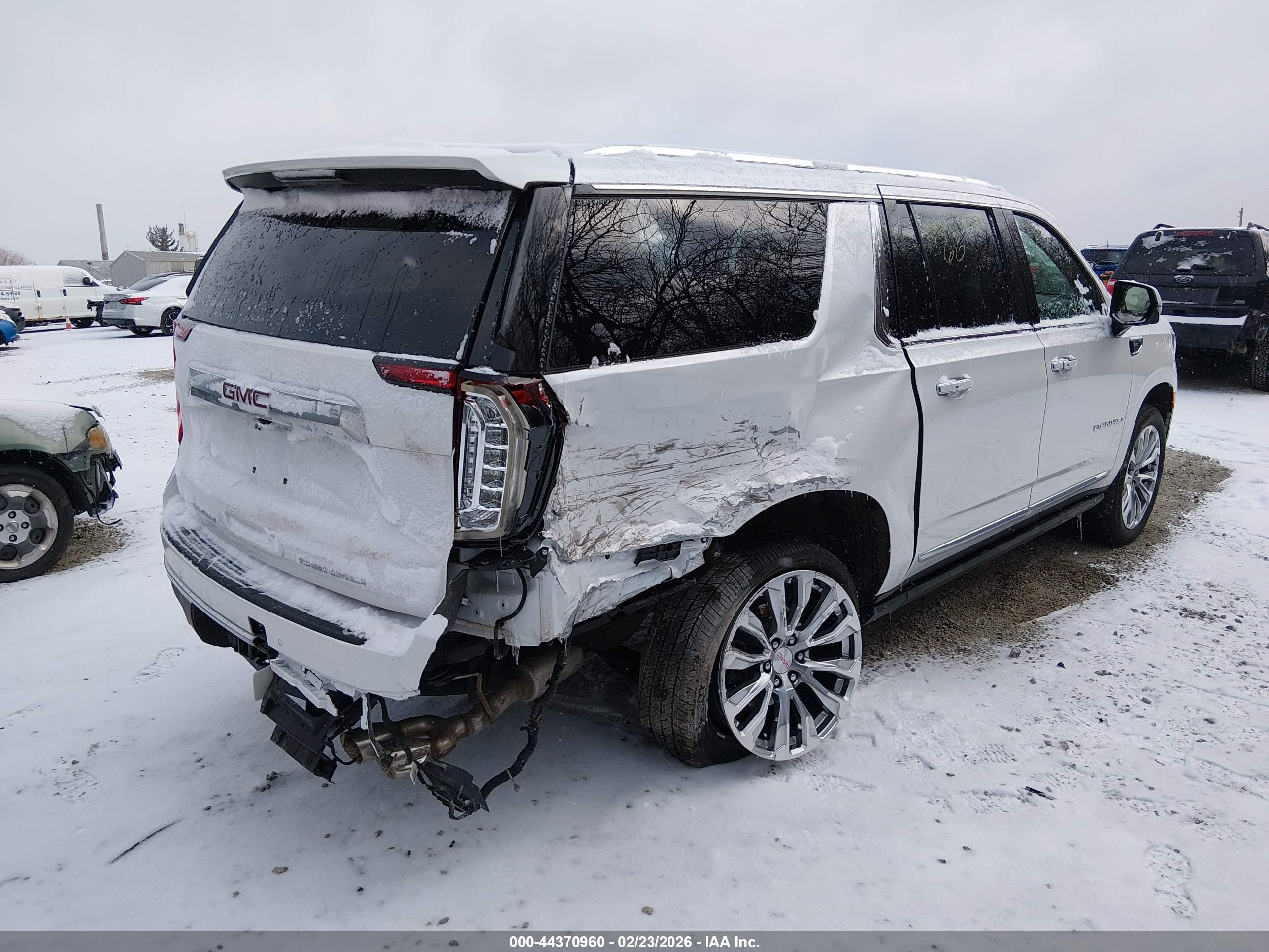GMC YUKON image 4
