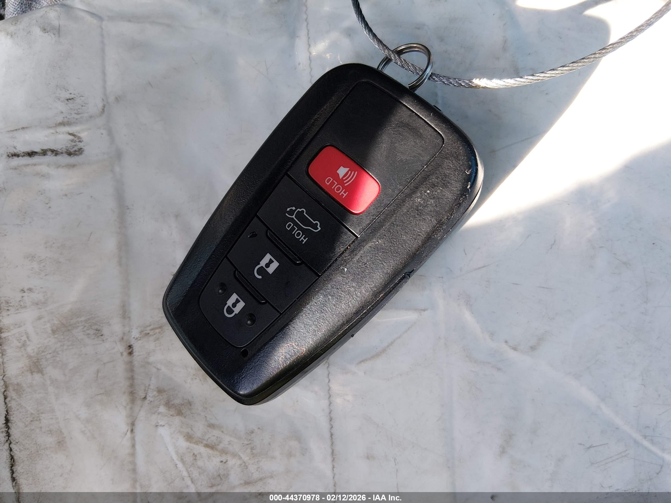 TOYOTA RAV4 image 11