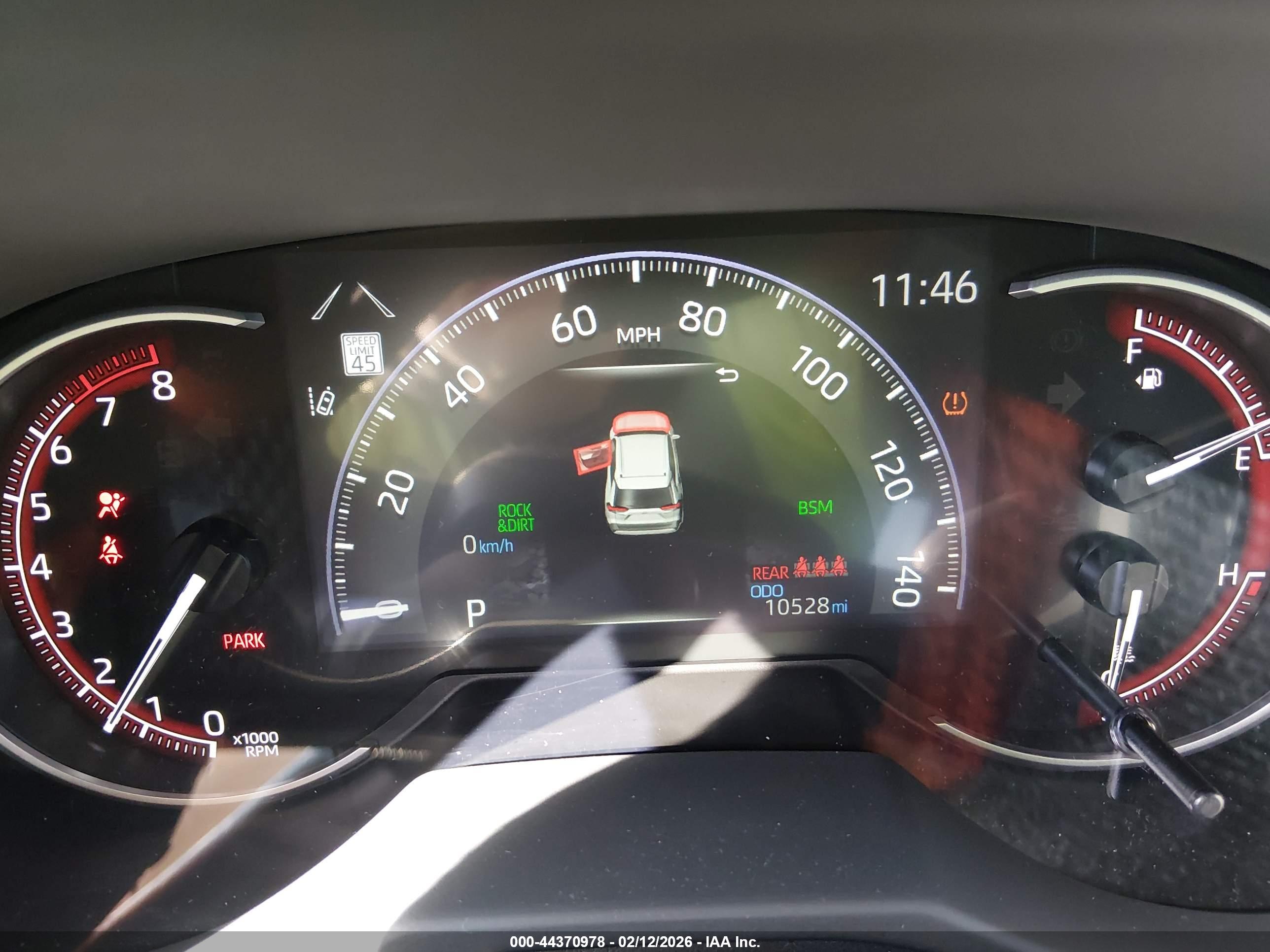 TOYOTA RAV4 image 7