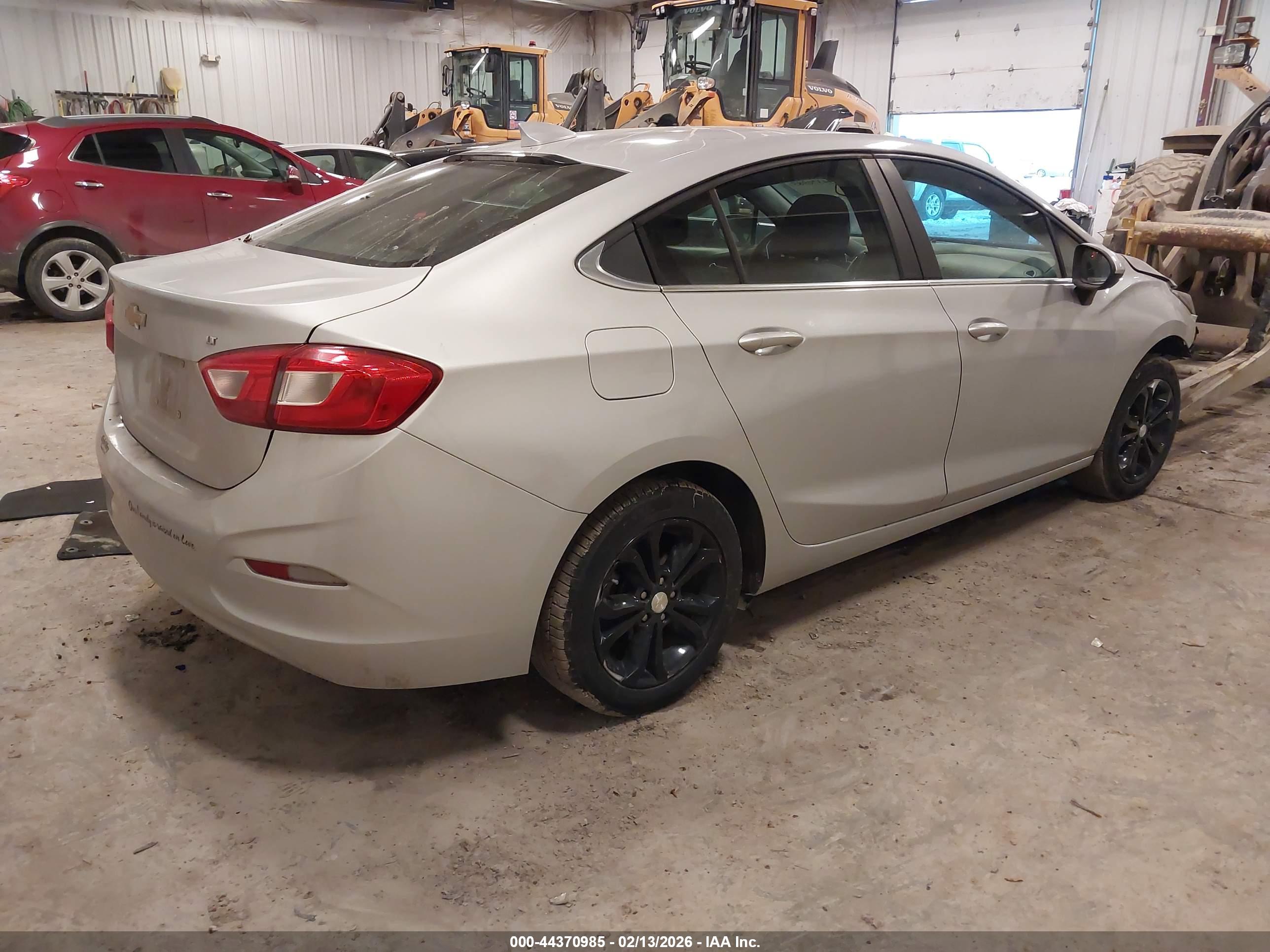 CHEVROLET CRUZE image 4