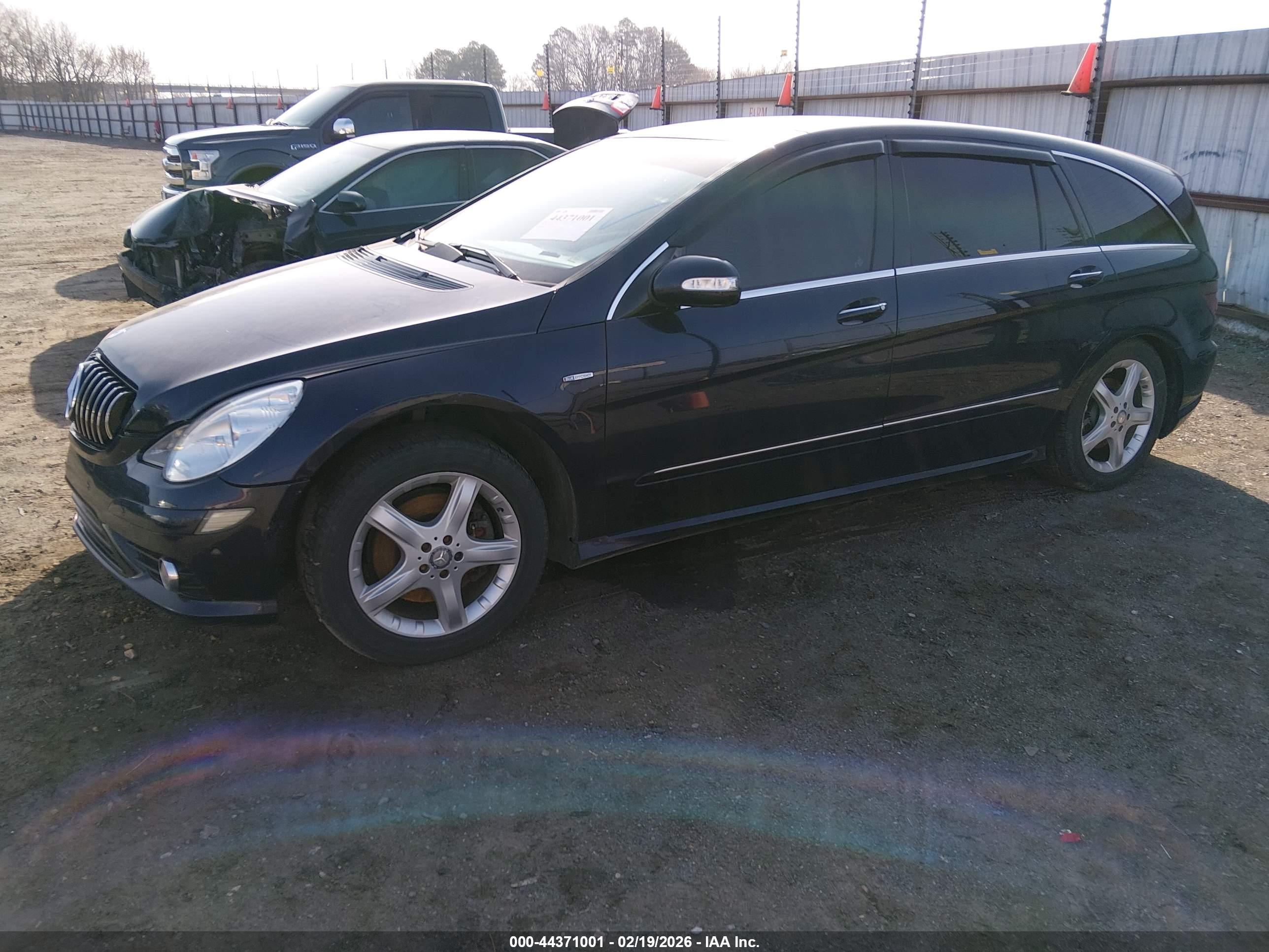 MERCEDES-BENZ R image 2