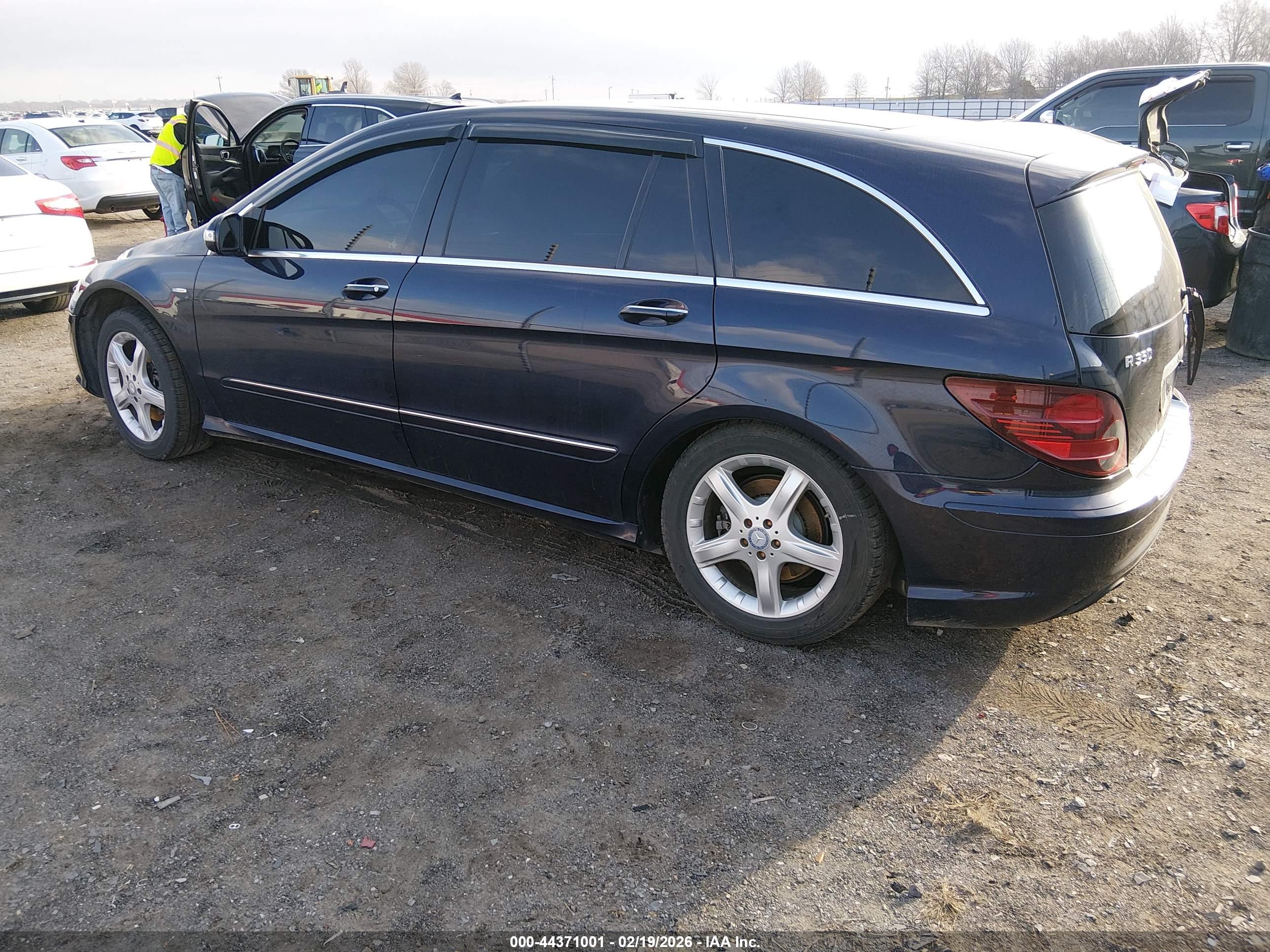 MERCEDES-BENZ R image 3