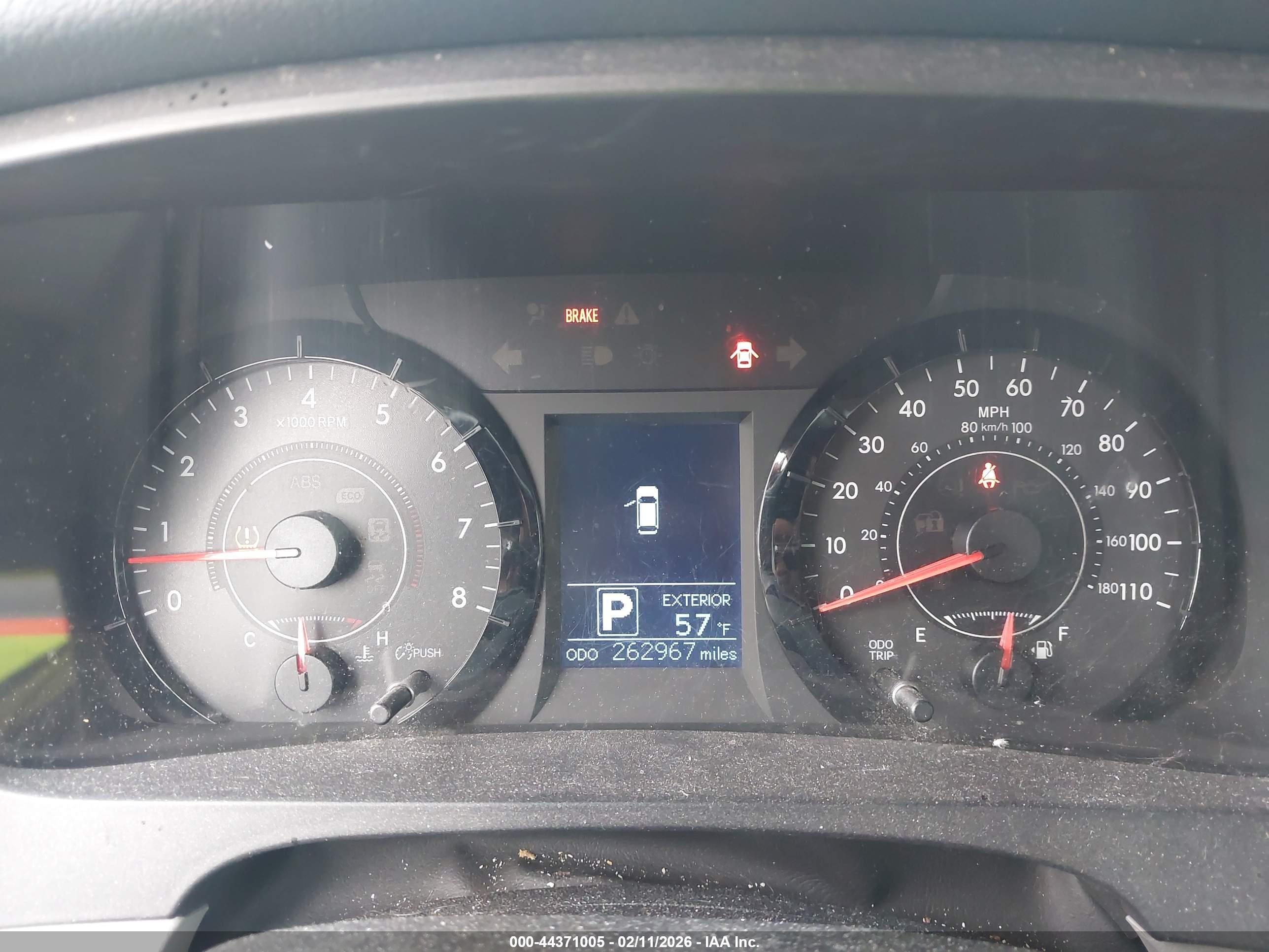 TOYOTA SIENNA image 7