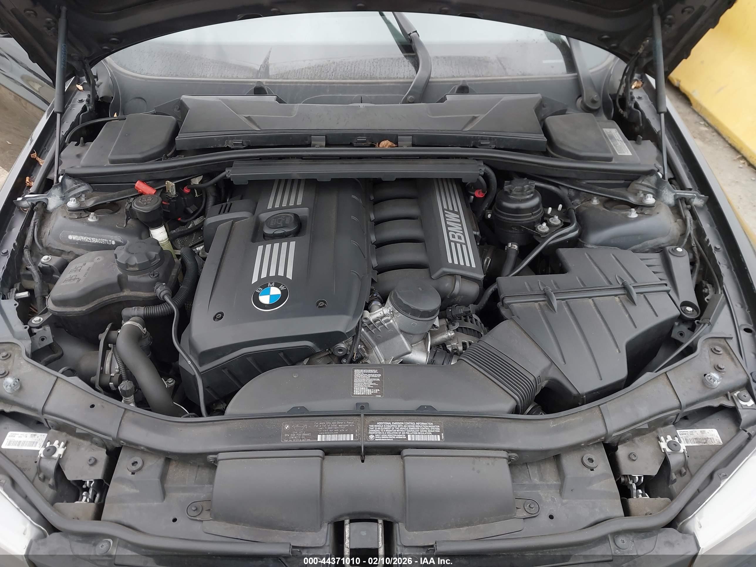 BMW 328I image 10