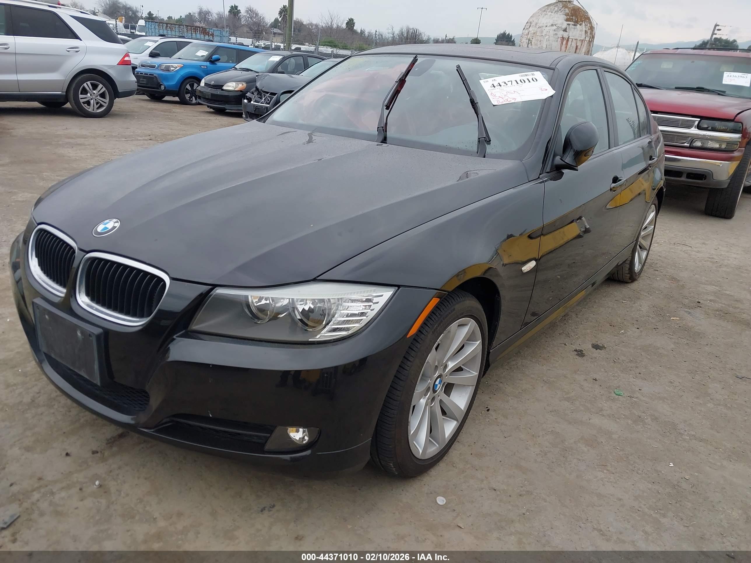 BMW 328I image 2