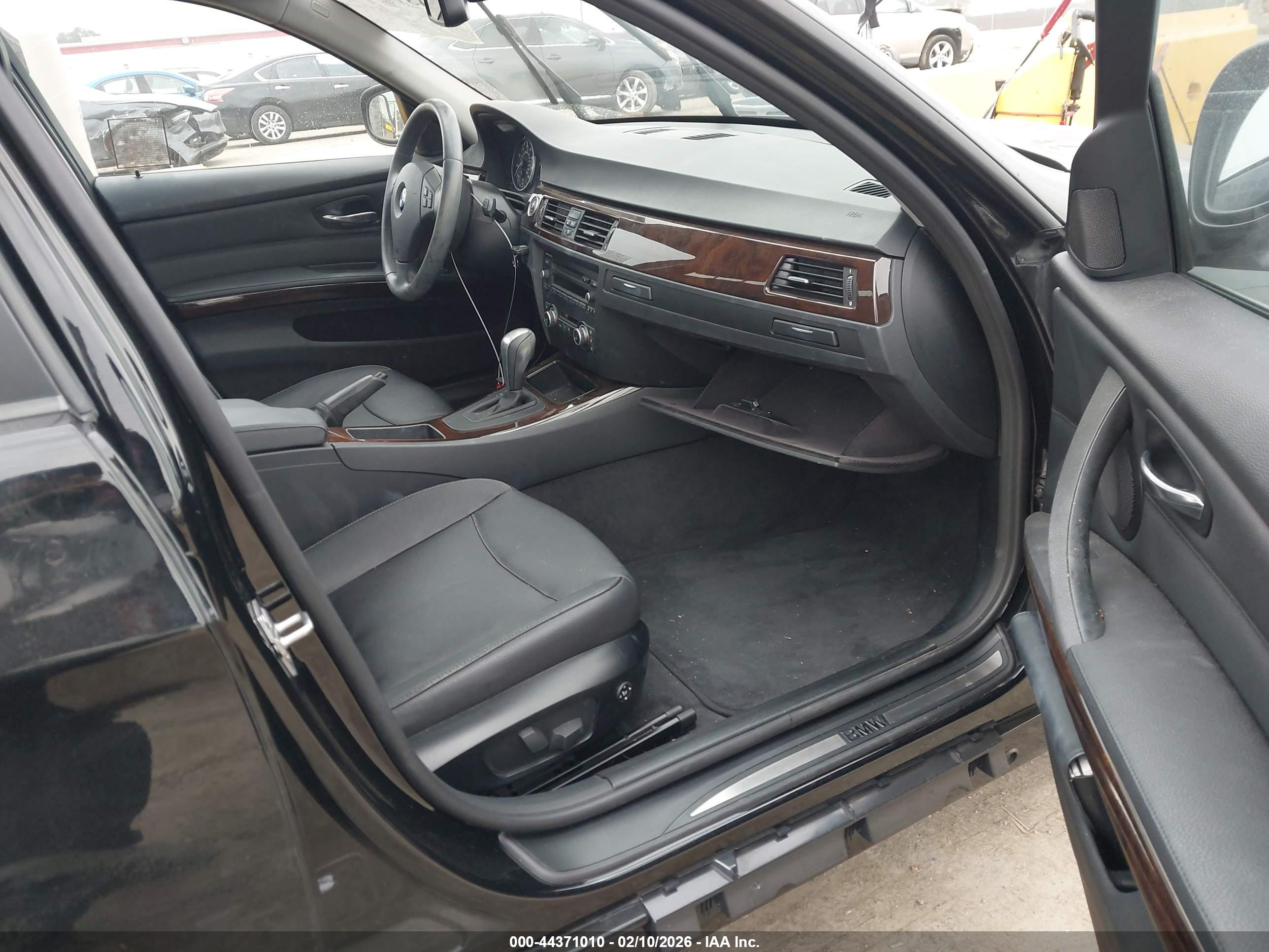 BMW 328I image 5