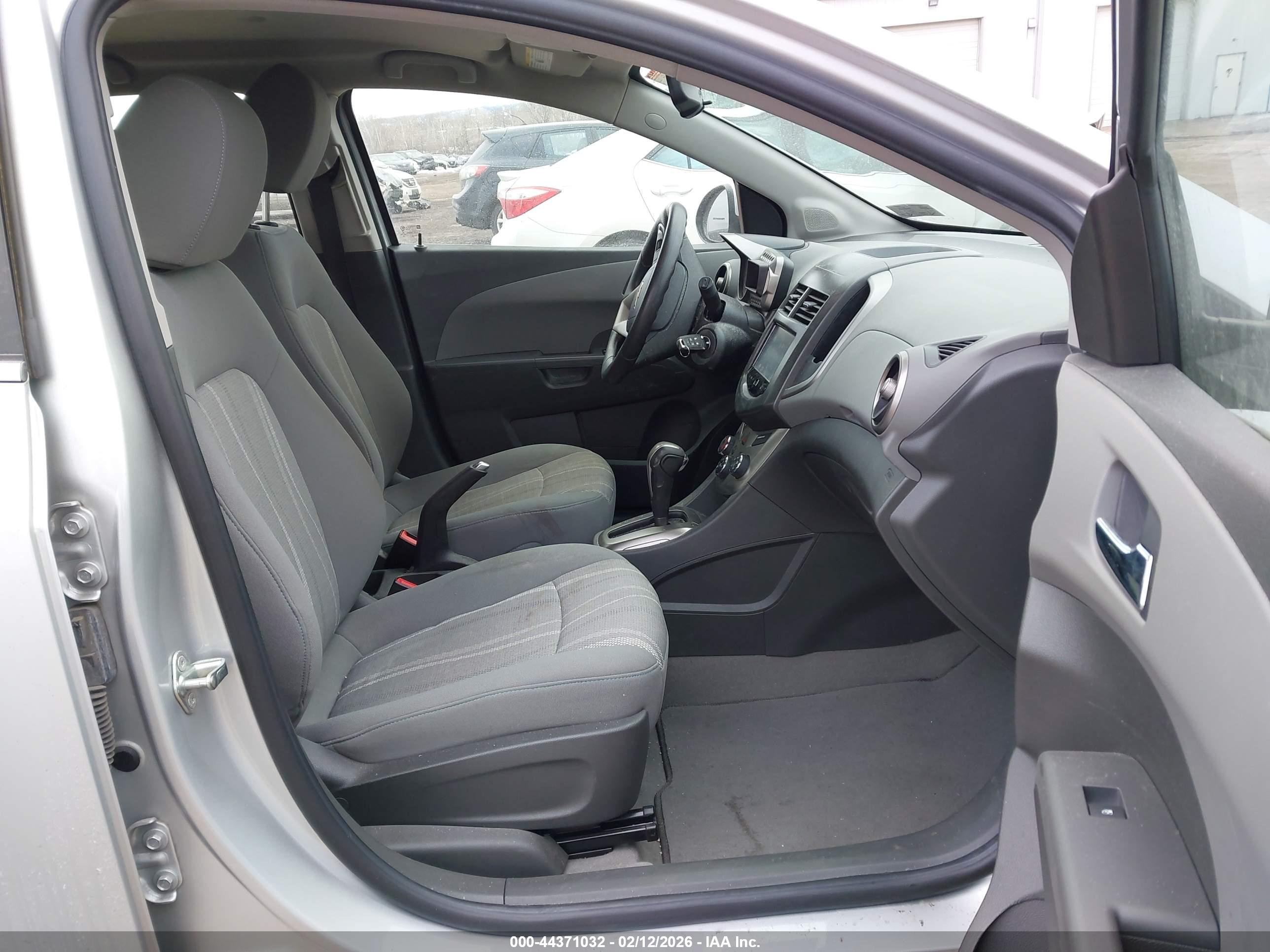 CHEVROLET SONIC image 5