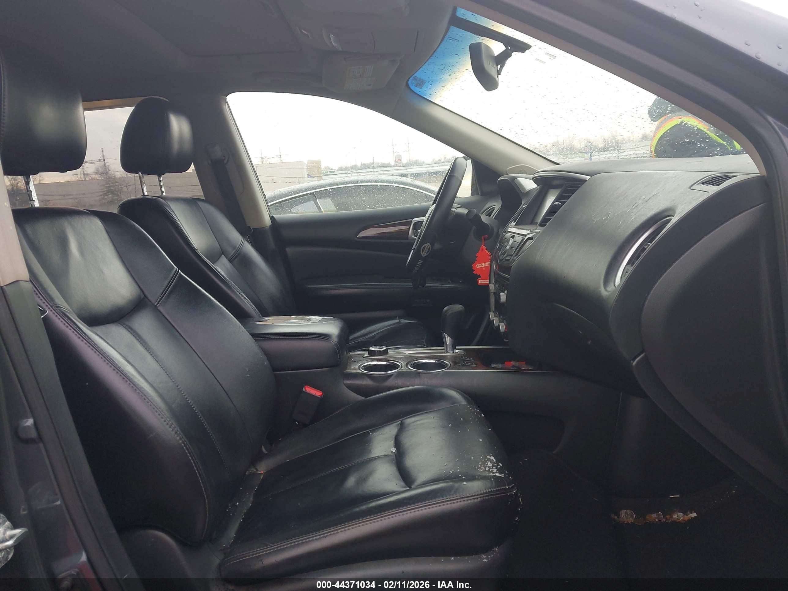 NISSAN PATHFINDER image 5