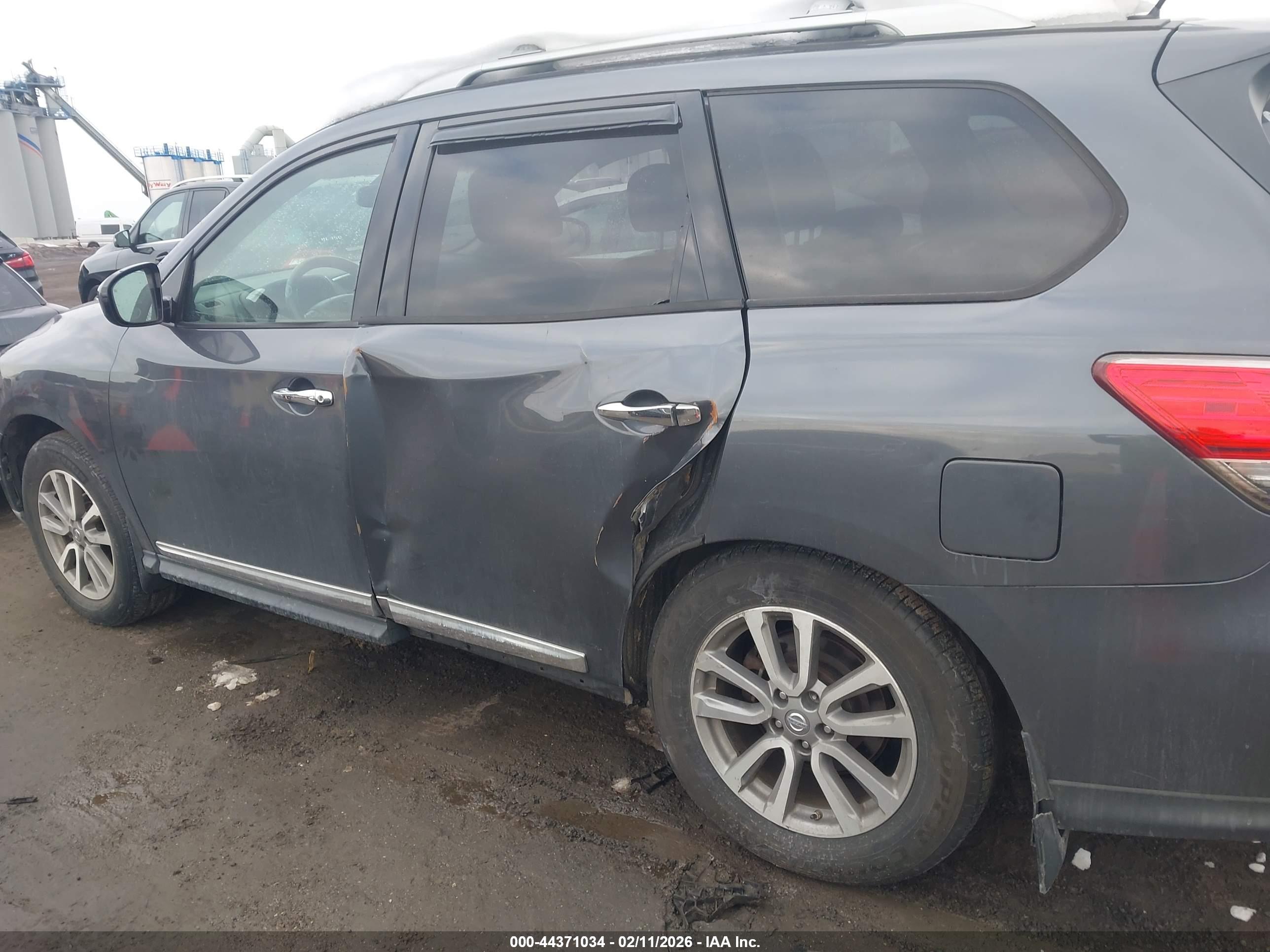 NISSAN PATHFINDER image 6