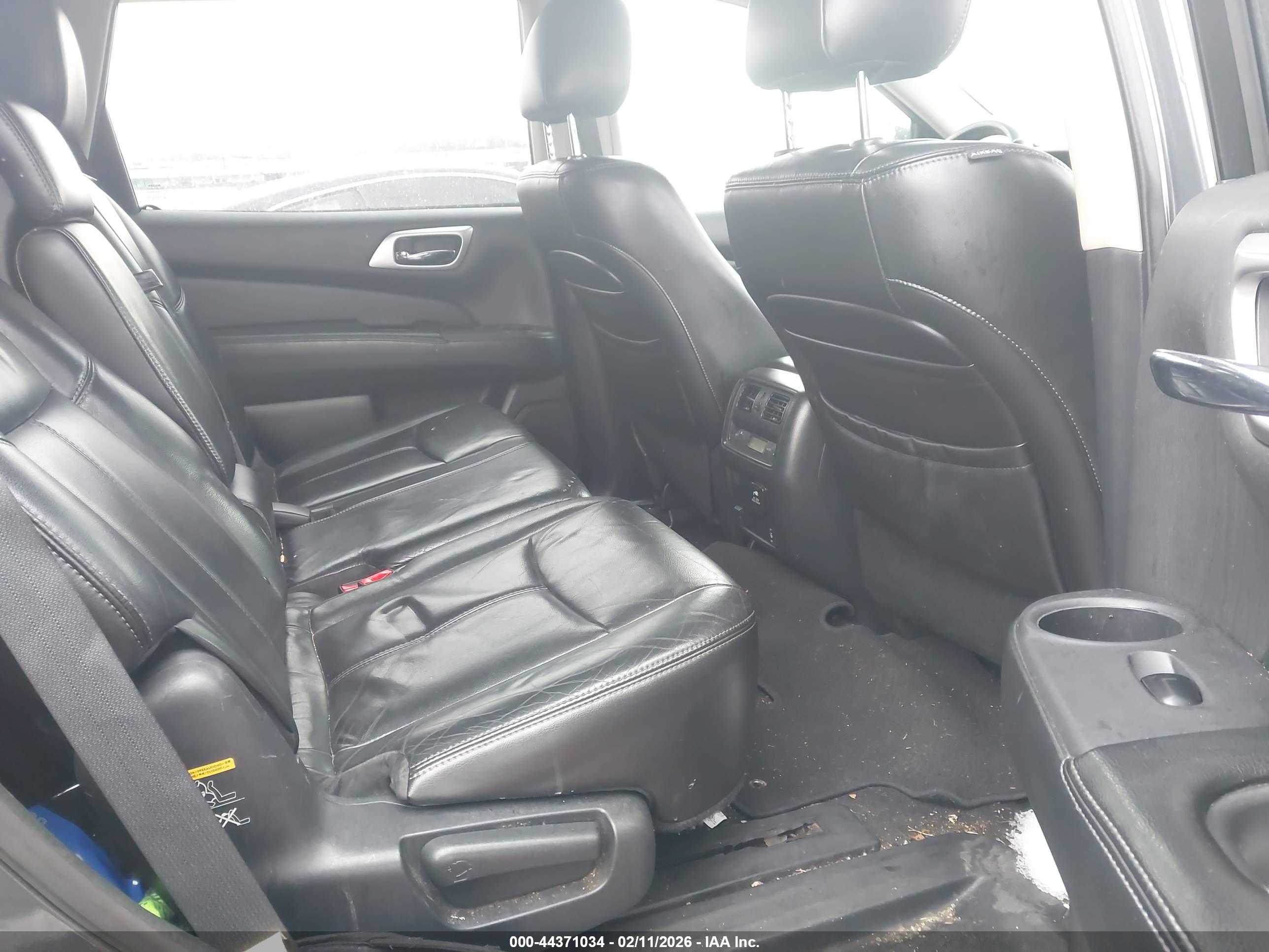 NISSAN PATHFINDER image 8