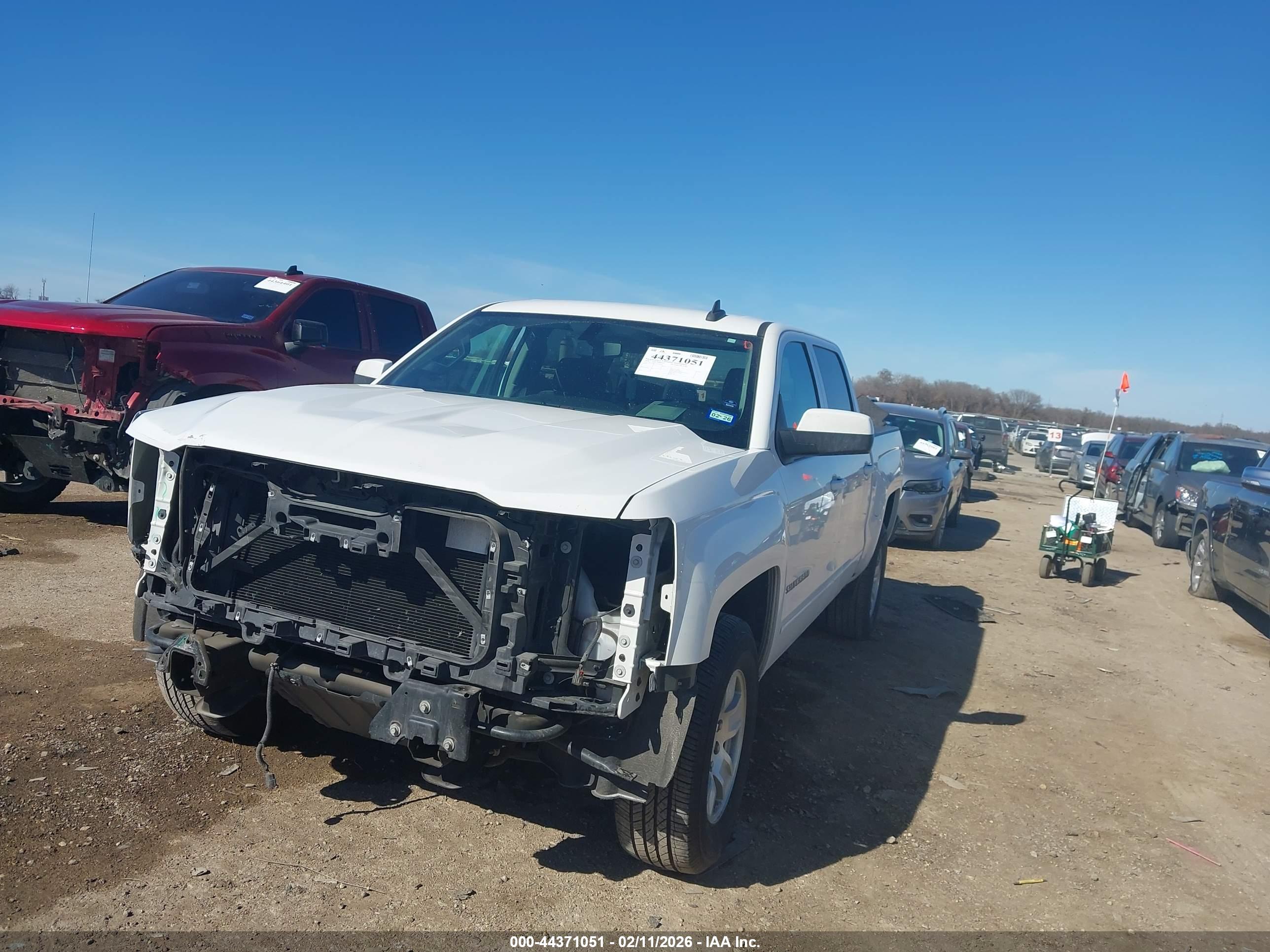 CHEVROLET SILVERADO image 2